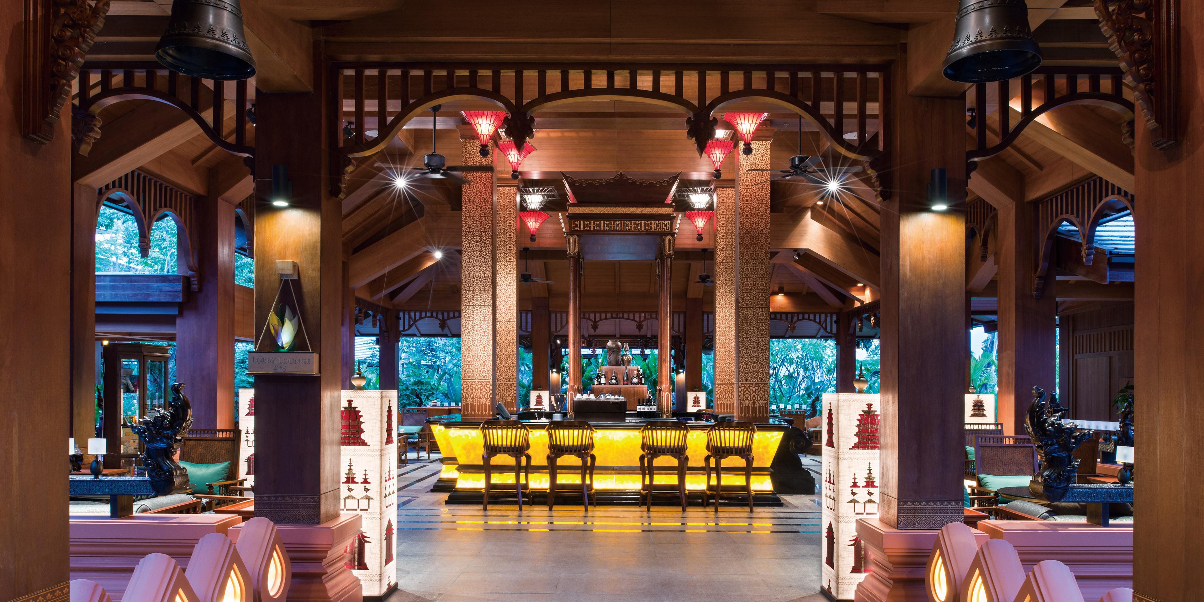Surrounded by flowing water, Lobby Lounge is a wonderful place to take in the Dai Palace designed lobby, and enjoy a range of beverages and light meals. Be sure to try one of the beloved local Pu-er teas.