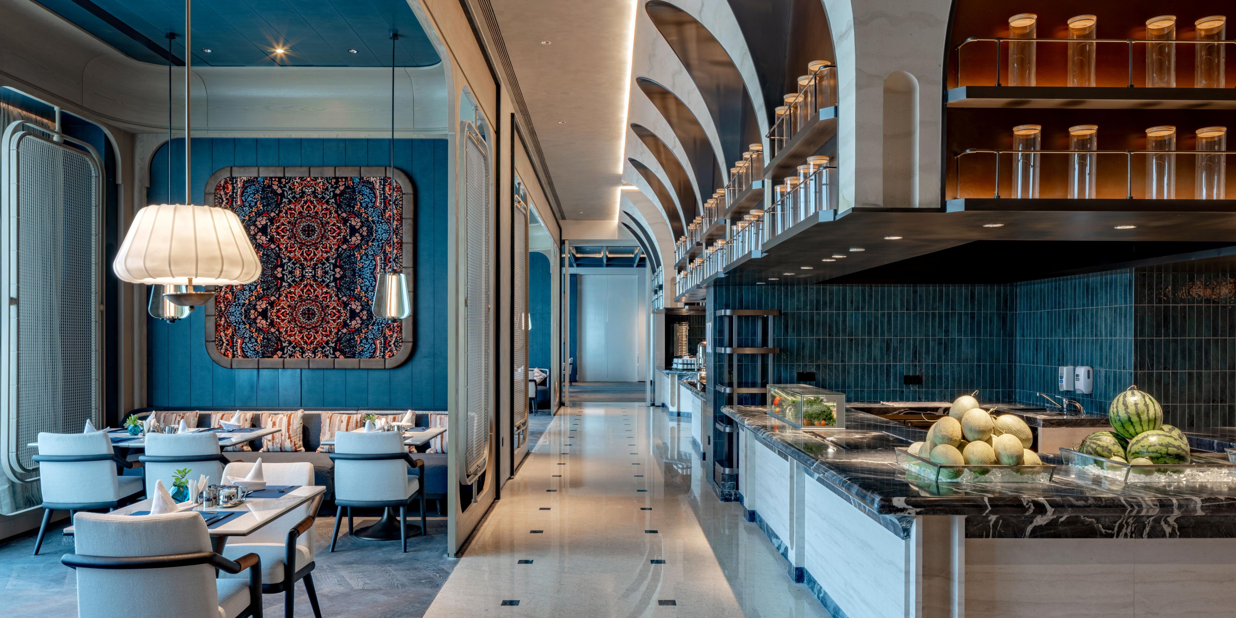 河畔全日餐厅让您的每一餐都是特色。