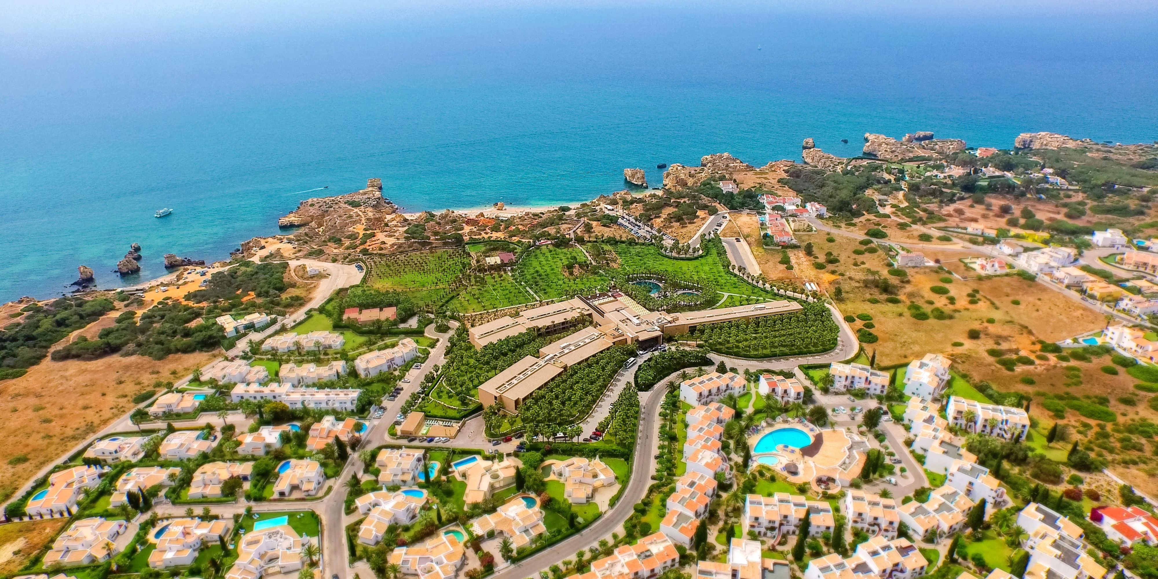 $hotelInfo.mediaDetails.welcomePhotos.primaryPhoto.caption}