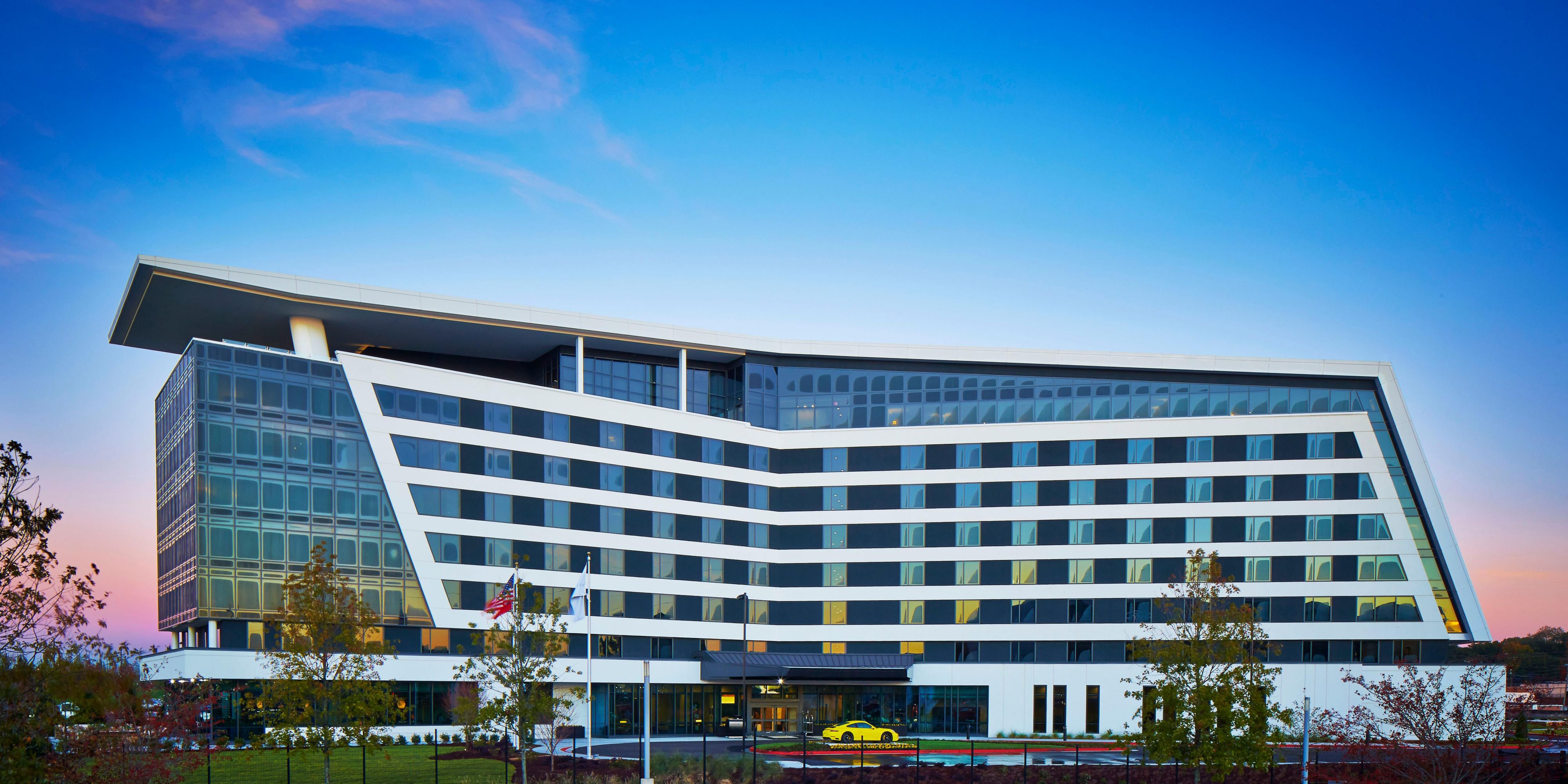 $hotelInfo.mediaDetails.welcomePhotos.primaryPhoto.caption}