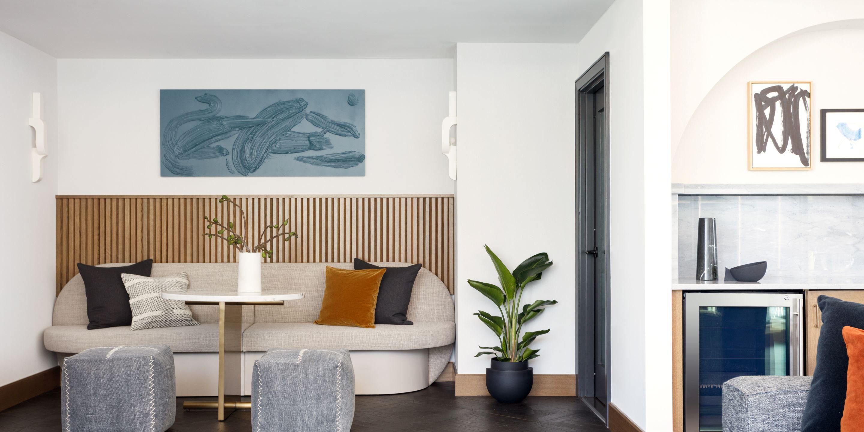 Sink into splendor in one of our Specialty Suites. Along with a plush bedscape and lounge seating, our suites pamper you with special touches like a turntable with curated vinyl records, an aromatherapy menu and your own private balcony overlooking thrumming Midtown Atlanta.