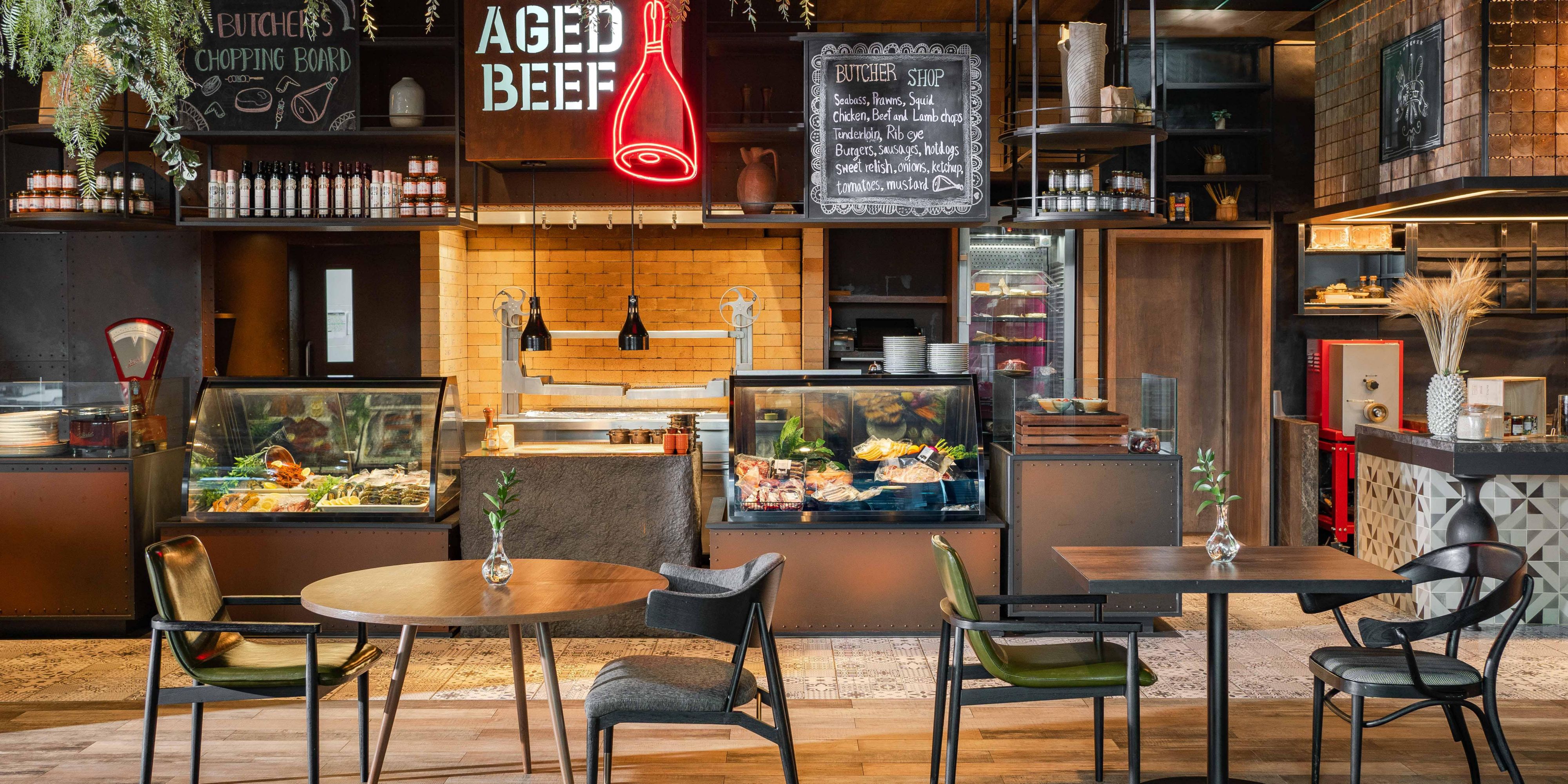 Stock.Room takes surf & turf to the next level with the Sea+Land bounty! Featuring unlimited servings of fresh seafood, premium meats and à la minute specialties from our interactive open kitchens.