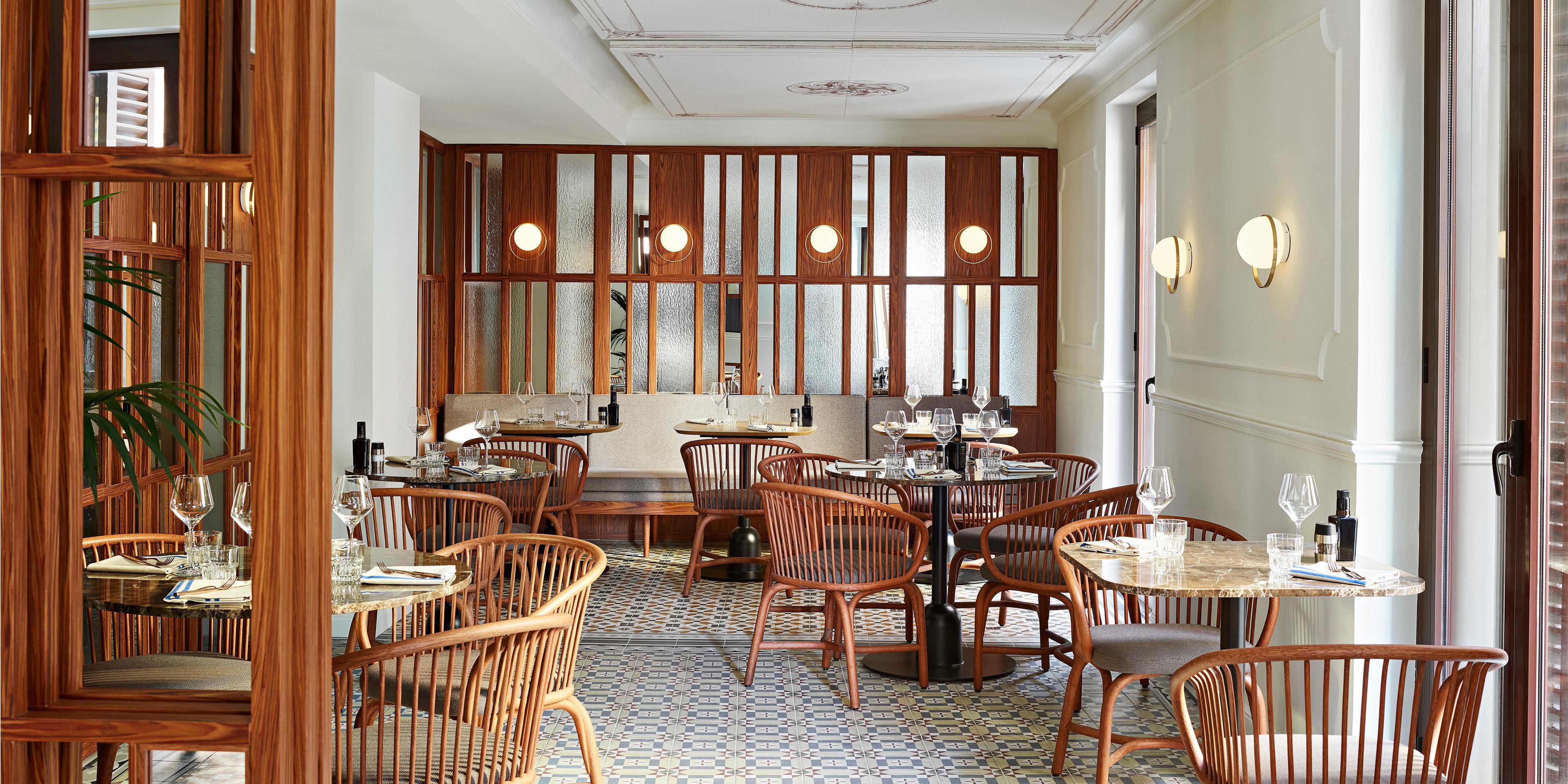 Passionate about the world of luxury and with extensive experience in Barcelona and Mediterranean cuisine, the executive chef Jordi Delfa leads a team of professionals who are responsible for keeping the eclectic flavours and culinary proposal that Fauna offers.