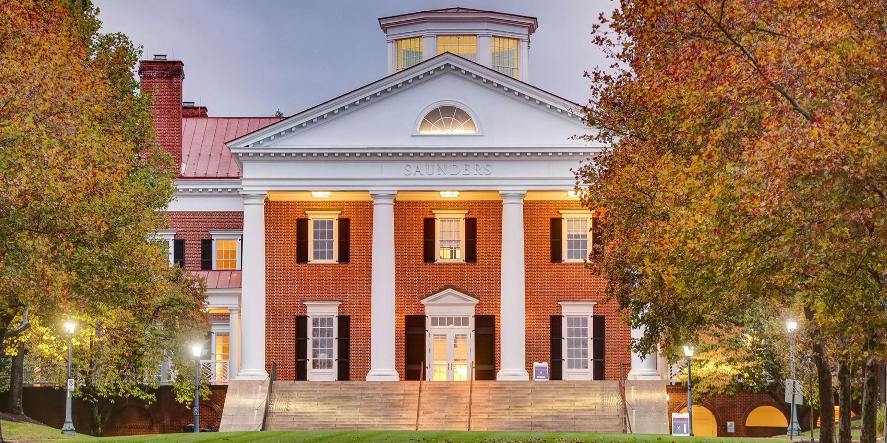 A powerful sense of community and a warm, open spirit are central to the Darden experience. So whatever might bring you, whether you’re a student or parent, a member of the accomplished alumni community, or a guest scholar or executive, Kimpton The Forum Hotel feels like a part of the School and makes it easy to connect.