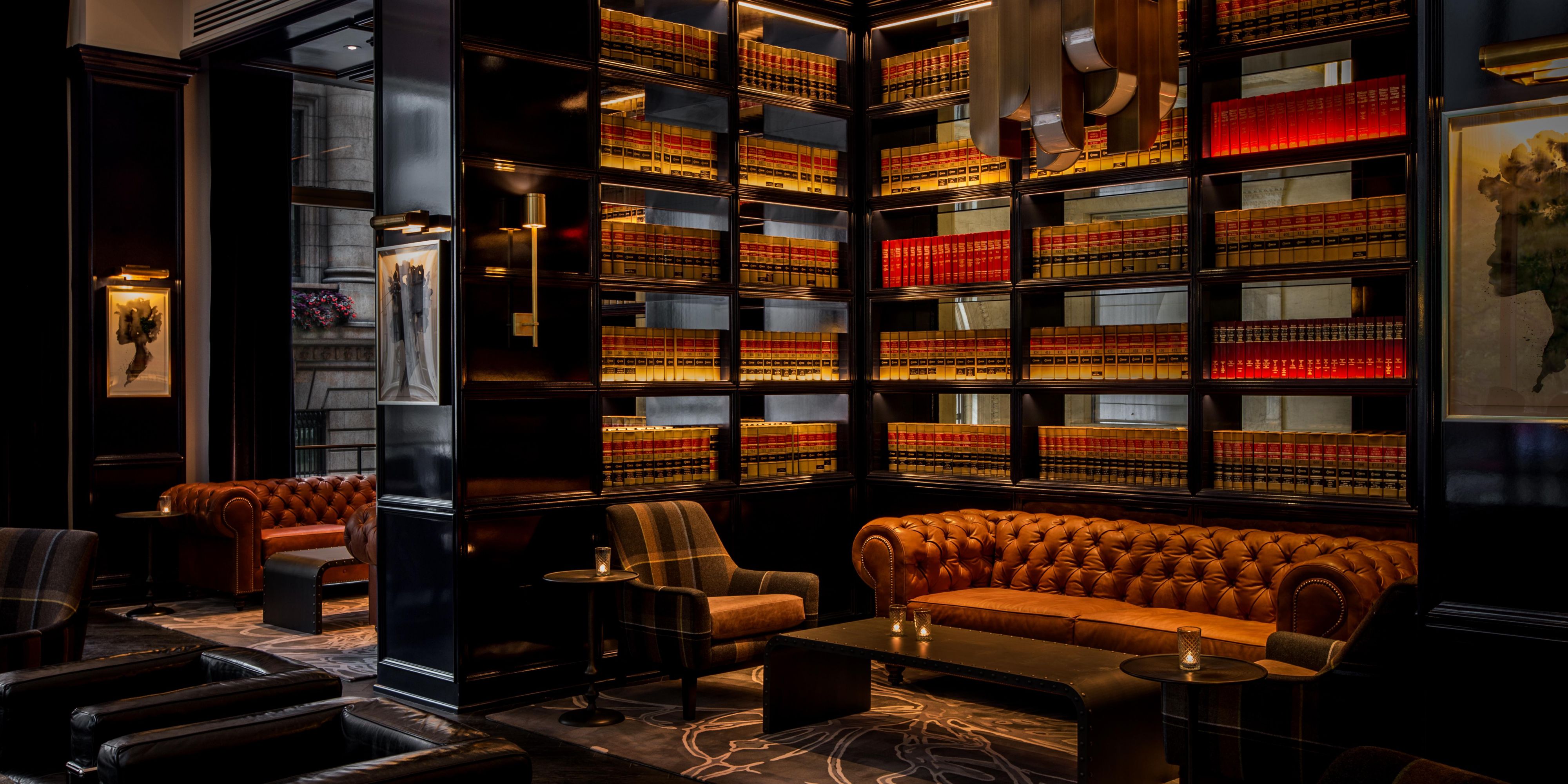 For smaller gatherings where an ambiance of refined decadence is the ideal setting, Vol. 39 offers an exclusive private dining experience.