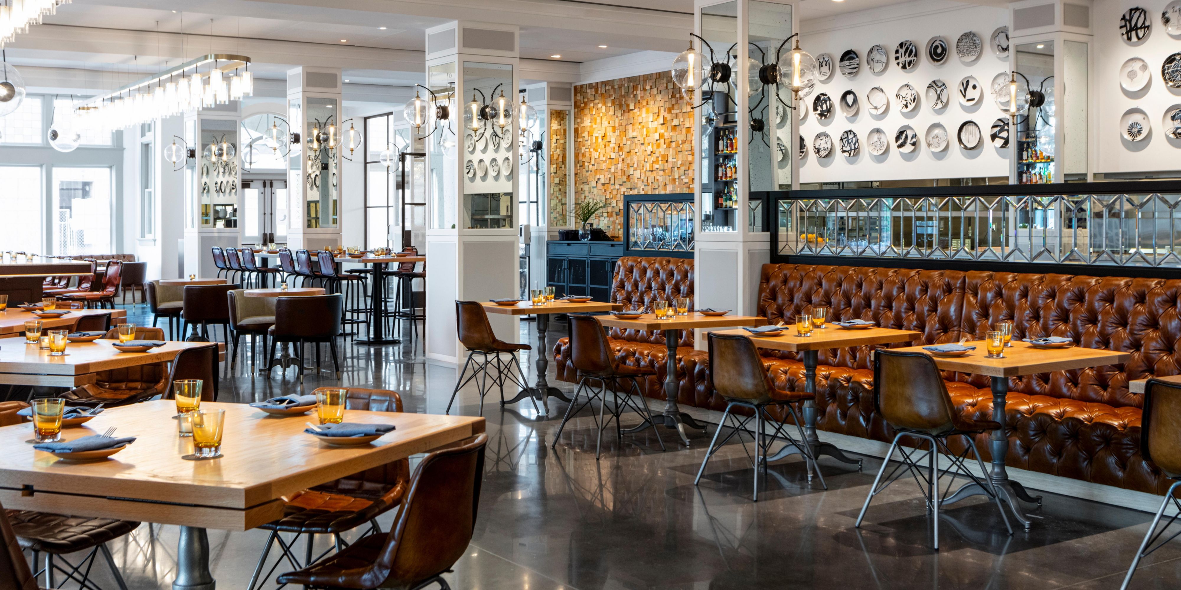 Elm & Good is a modern American tavern and social lounge that celebrates the rich history and vibrant energy of this iconic neighborhood. Our chef draws inspiration from local and global markets for an ingredient-driven menu, featuring seasonal selections of eclectic meat and seafood offerings alongside globally inspired dishes.