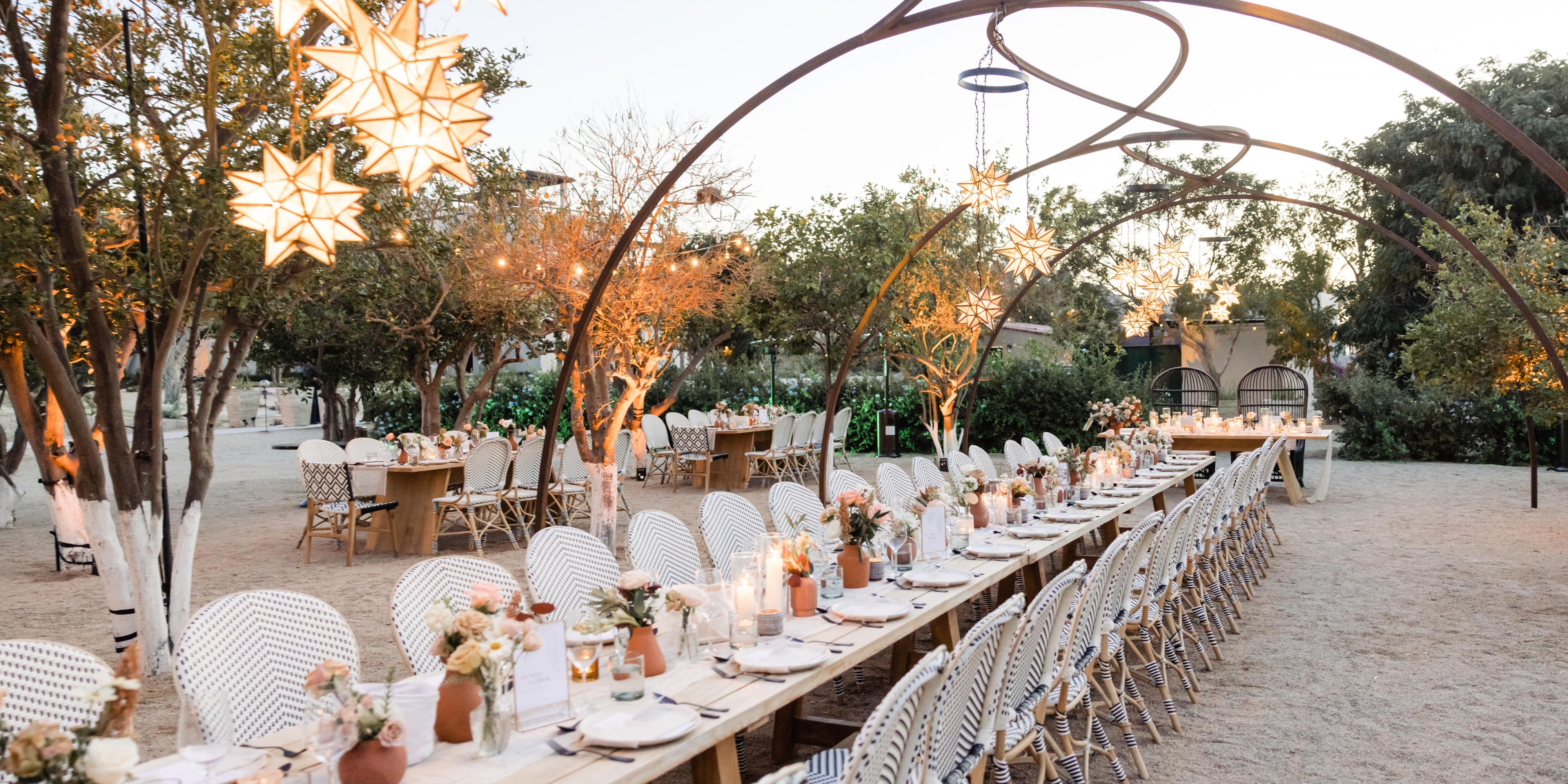 Stunning coastal and mountain views, expansive grounds, and a variety of indoor and outdoor spaces make Kimpton Mas Olas the ideal destination for weddings, celebrations, and retreats. 
With banner blue skies, pristine beaches and lush gardens, your event will be in a truly extraordinary setting.