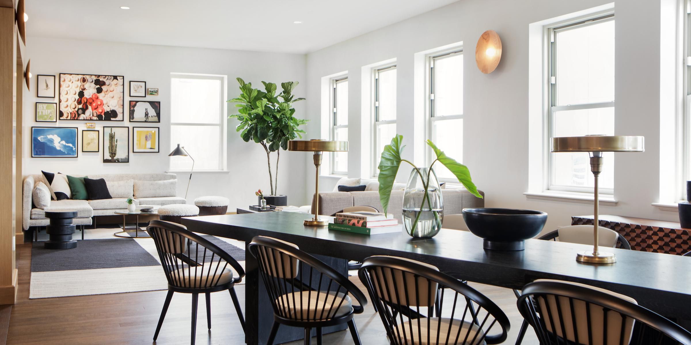 $hotelInfo.mediaDetails.welcomePhotos.primaryPhoto.caption}