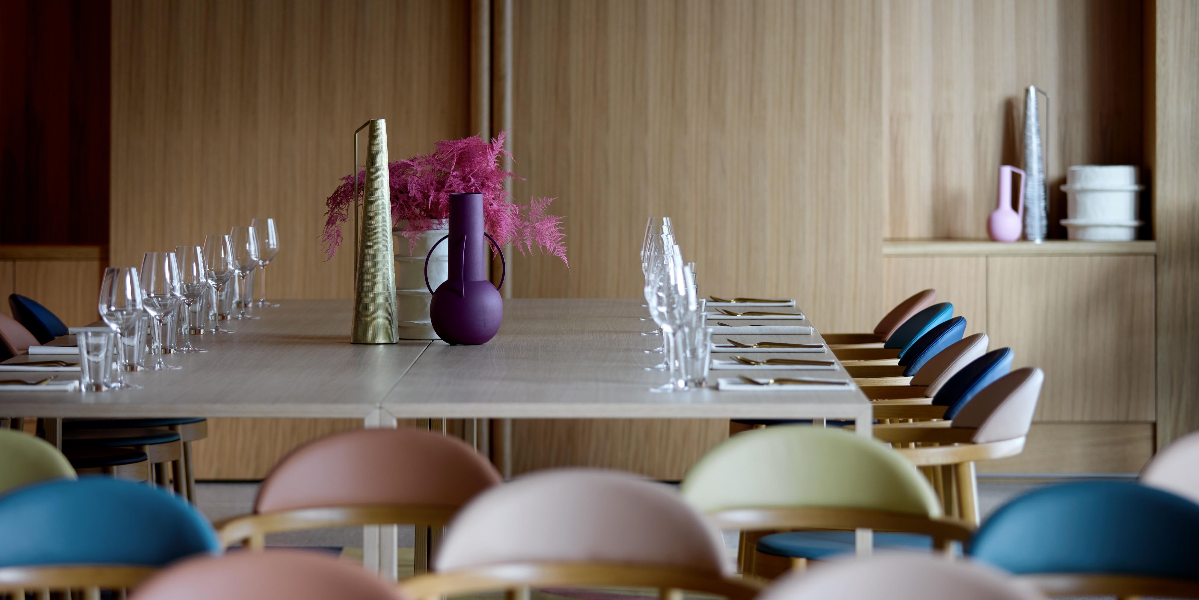 Discover a refreshing departure from traditional meeting rooms with our two unique event spaces, thoughtfully designed to foster collaboration and creativity. Located on the 5th floor, THE STUDIO and MAINHATTAN offer access to our contemporary outdoor terrace and feature an artistic design to inspire connection and elevate every event.