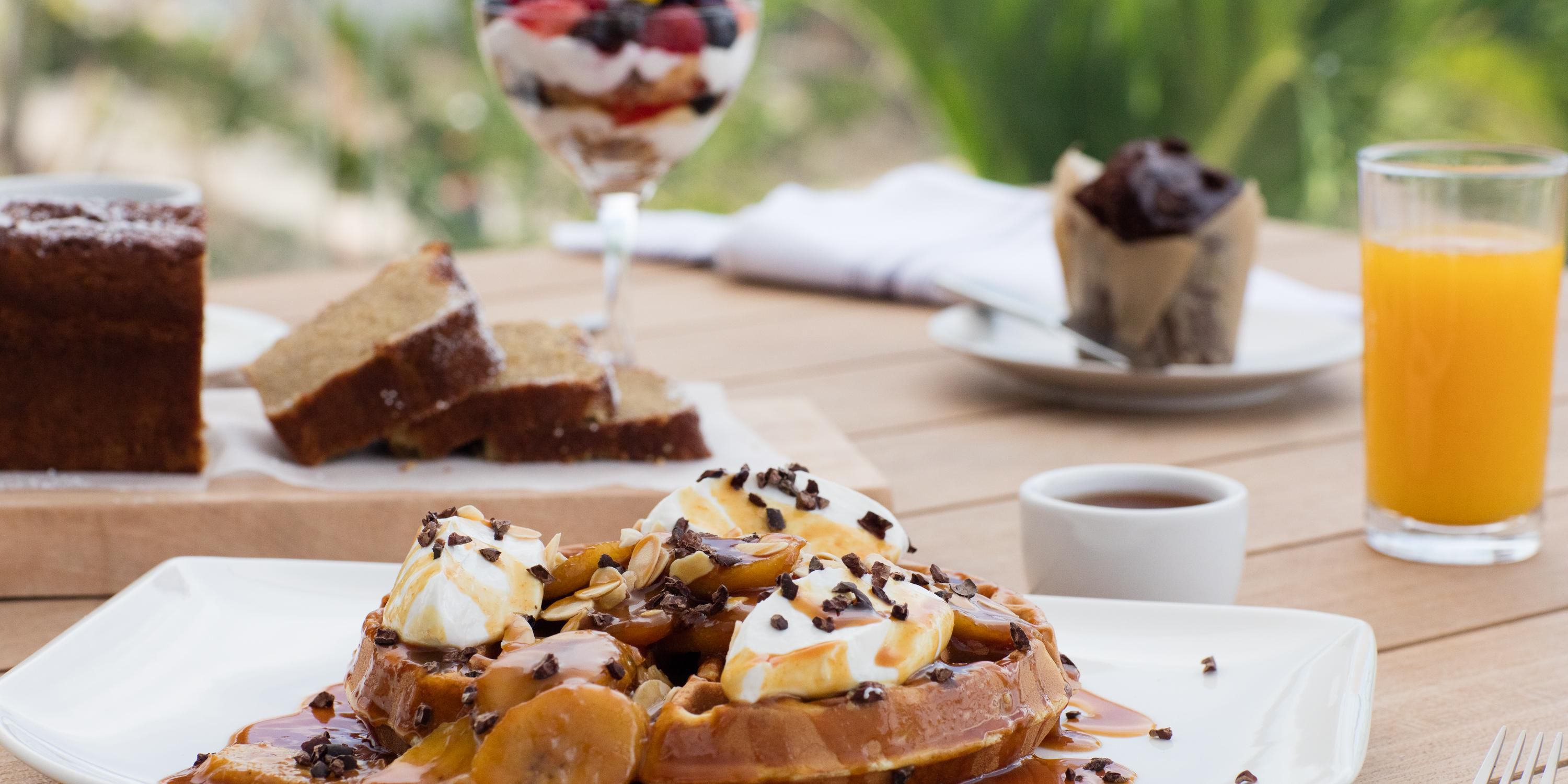 When the menu is this good, you never want to miss a meal. And this is especially true of our Sunday brunch — special selections, topped with a build-your- own Bellini bar, make every day feel like the first of vacation.