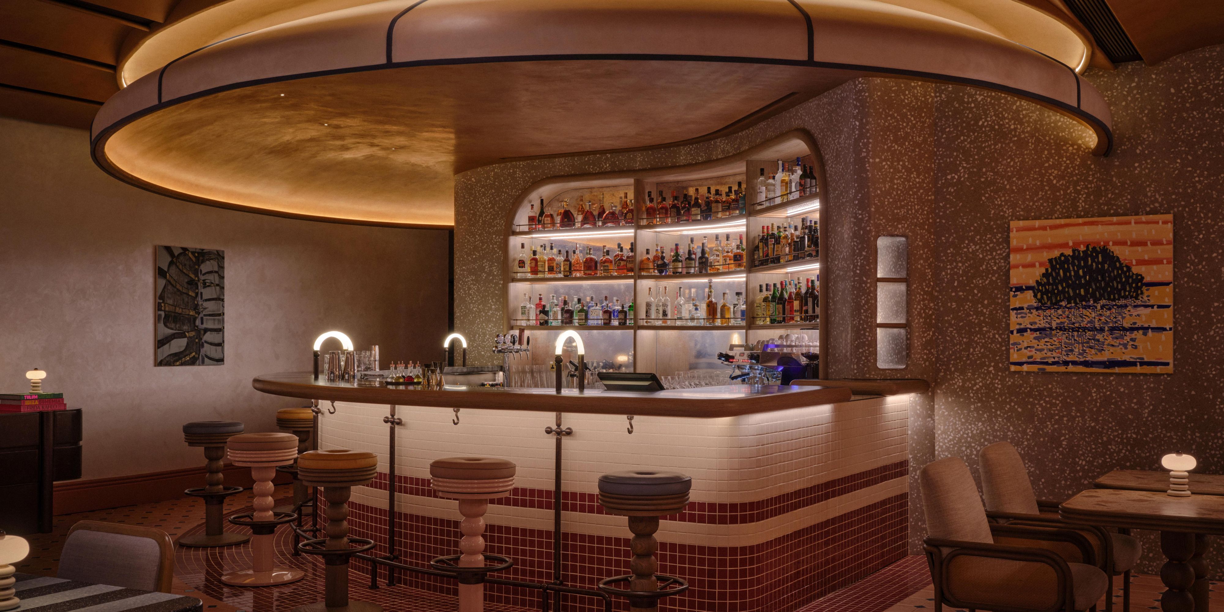 在这池畔酒吧，您可在露台上放松小憩，同时呷一口以创新手法调制，融合本地风味或异国风情的鸡尾酒。