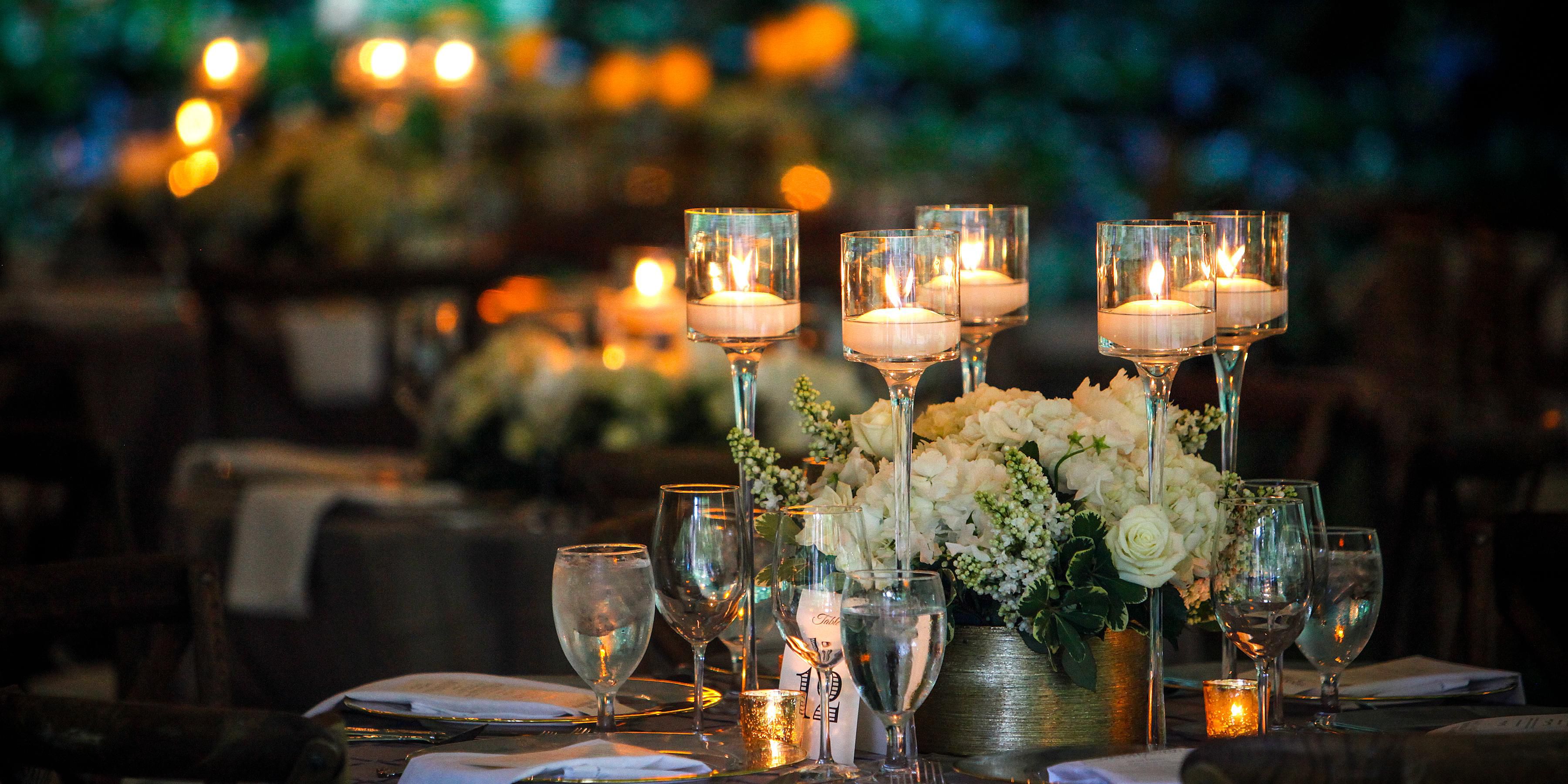 For couples looking for in-villa vows, or the pleasure of saying "I do" with sand between their toes, our specialised wedding experts can make your every wish a reality. Dance the night away while the ocean waves lap the shore and moonlight glints.