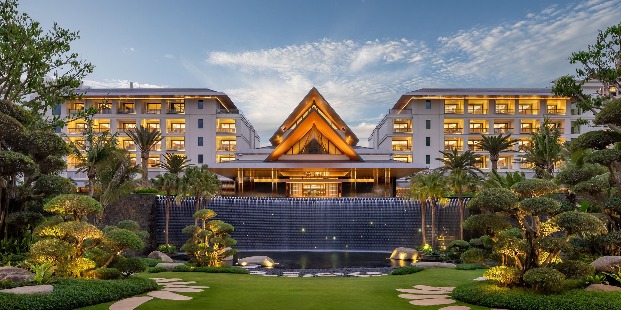 $hotelInfo.mediaDetails.welcomePhotos.primaryPhoto.caption}