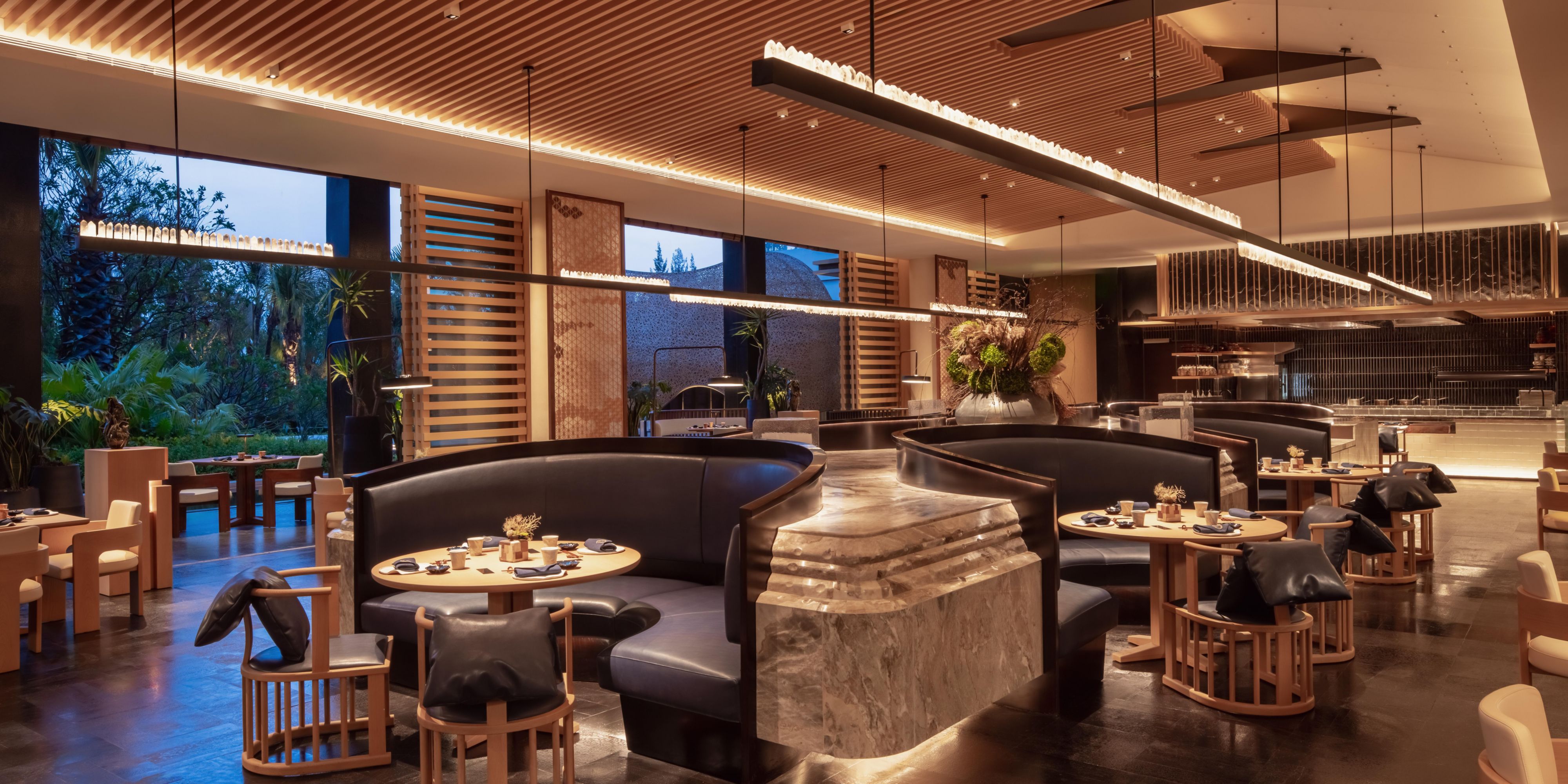 TASTE · Global Cuisine, Foodie Haven
The hotel offers four distinctive restaurants and bars, set against the boundless sea and sky. Each venue is not only a culinary haven but also a vibrant setting for socializing. Every bite is a feast for the taste buds, and every toast sparks a celebration.