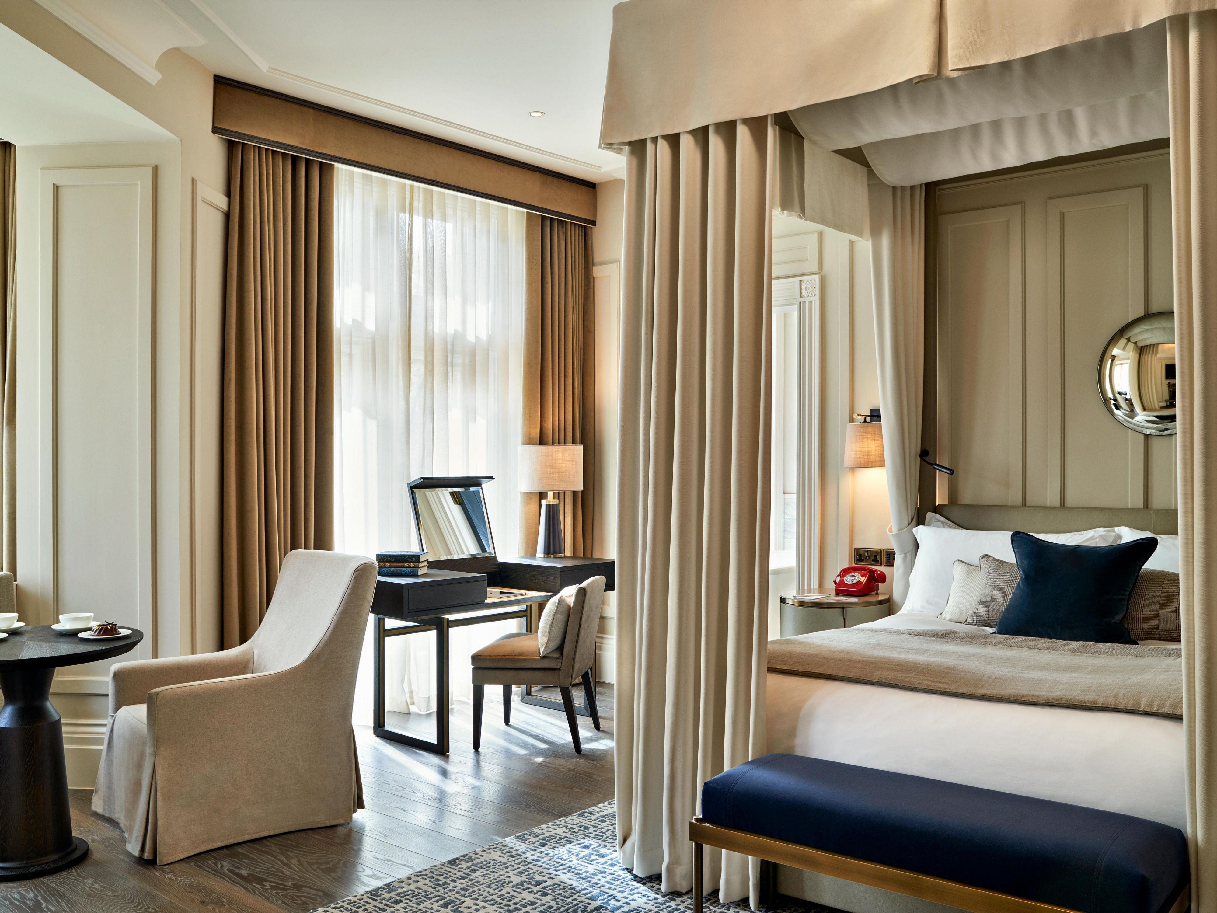 King studio suite with park view