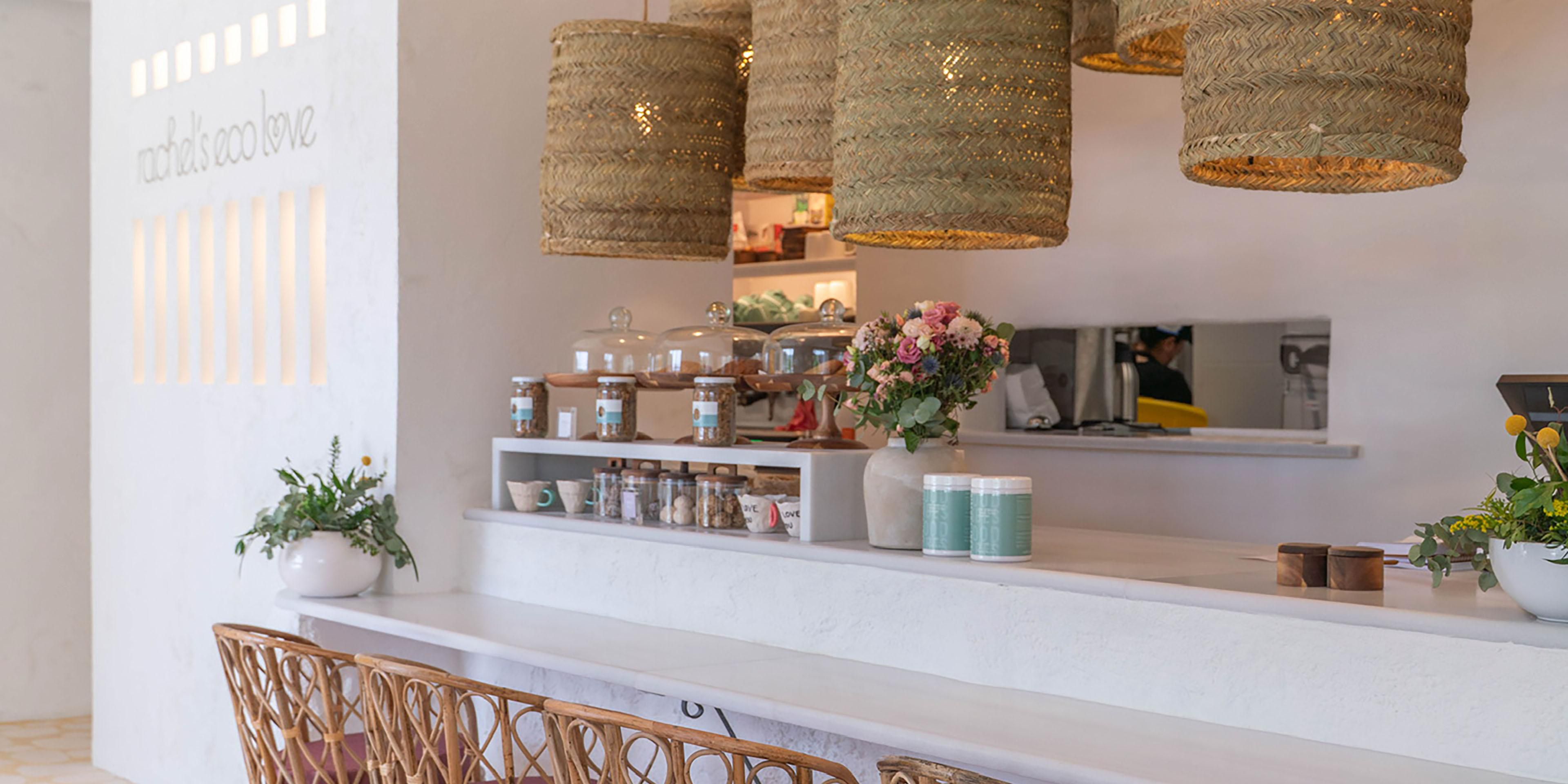 Inspired by a healthy lifestyle, Rachel’s Eco Love lands at Kimpton Los Monteros Marbella with its unique wellness and sustainability concept. Colorful, flavor-packed dishes made with fresh, lovingly sourced ingredients. Here, we don’t count calories—we count colors.