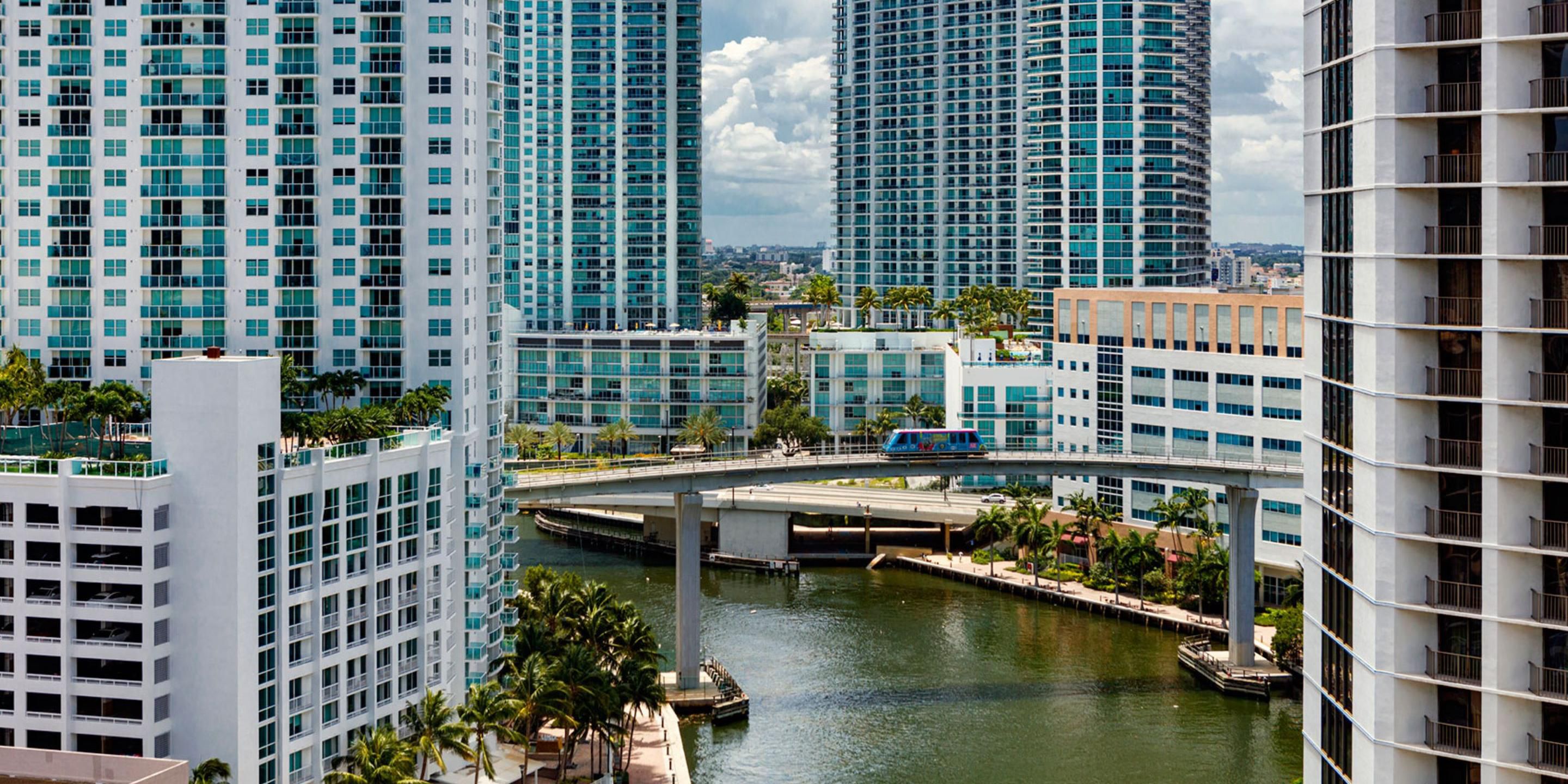 EPIC Art—a bespoke Artist in Residency Program—was created to advance the works of local artists & provide guests of Kimpton EPIC Hotel with an insider’s look into Miami’s vibrant art scene. The yearlong initiative brings a wide variety of disciplines & mediums to the guest experience from both established & emerging artists of diverse backgrounds.