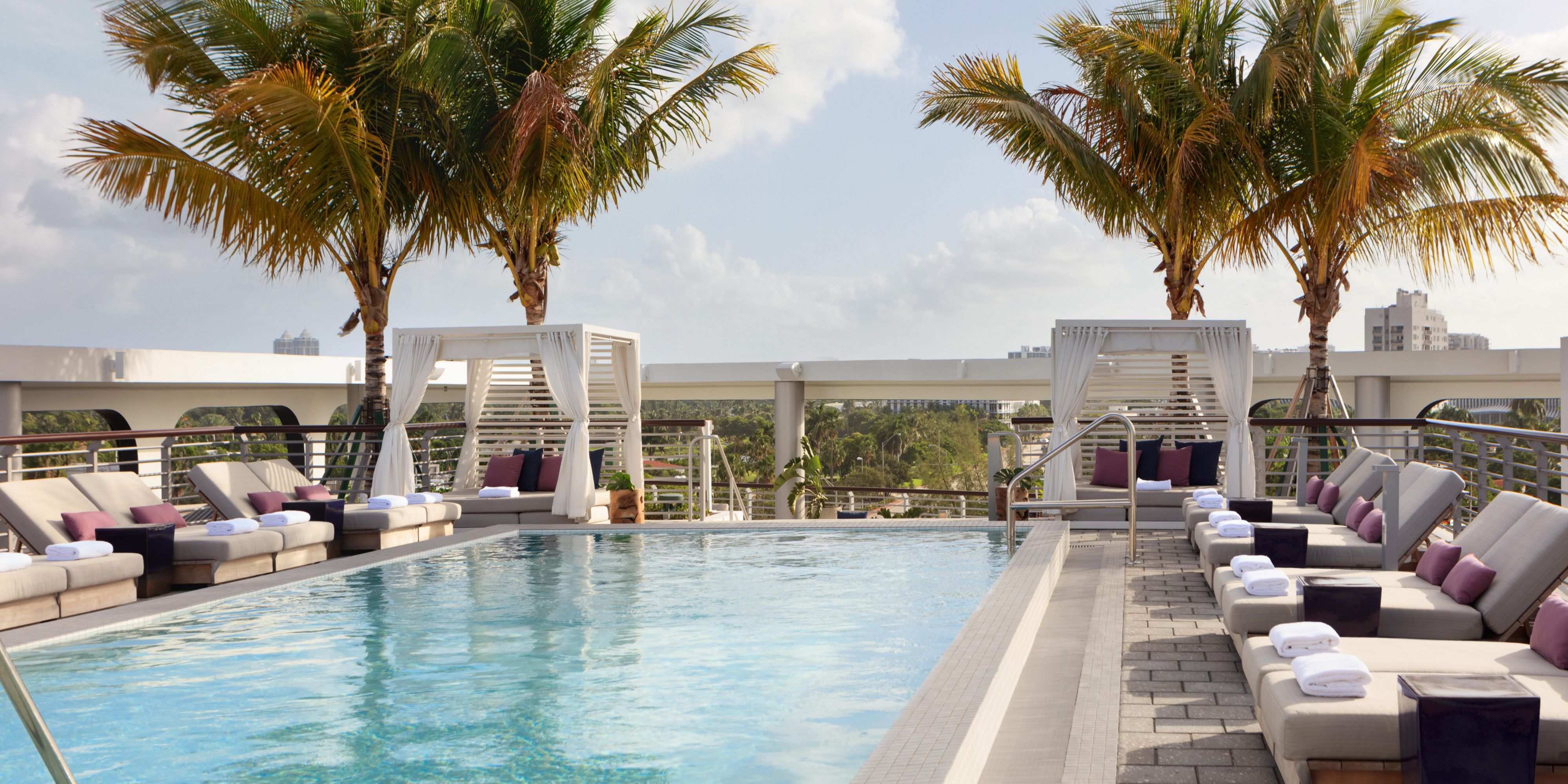 $hotelInfo.mediaDetails.welcomePhotos.primaryPhoto.caption}