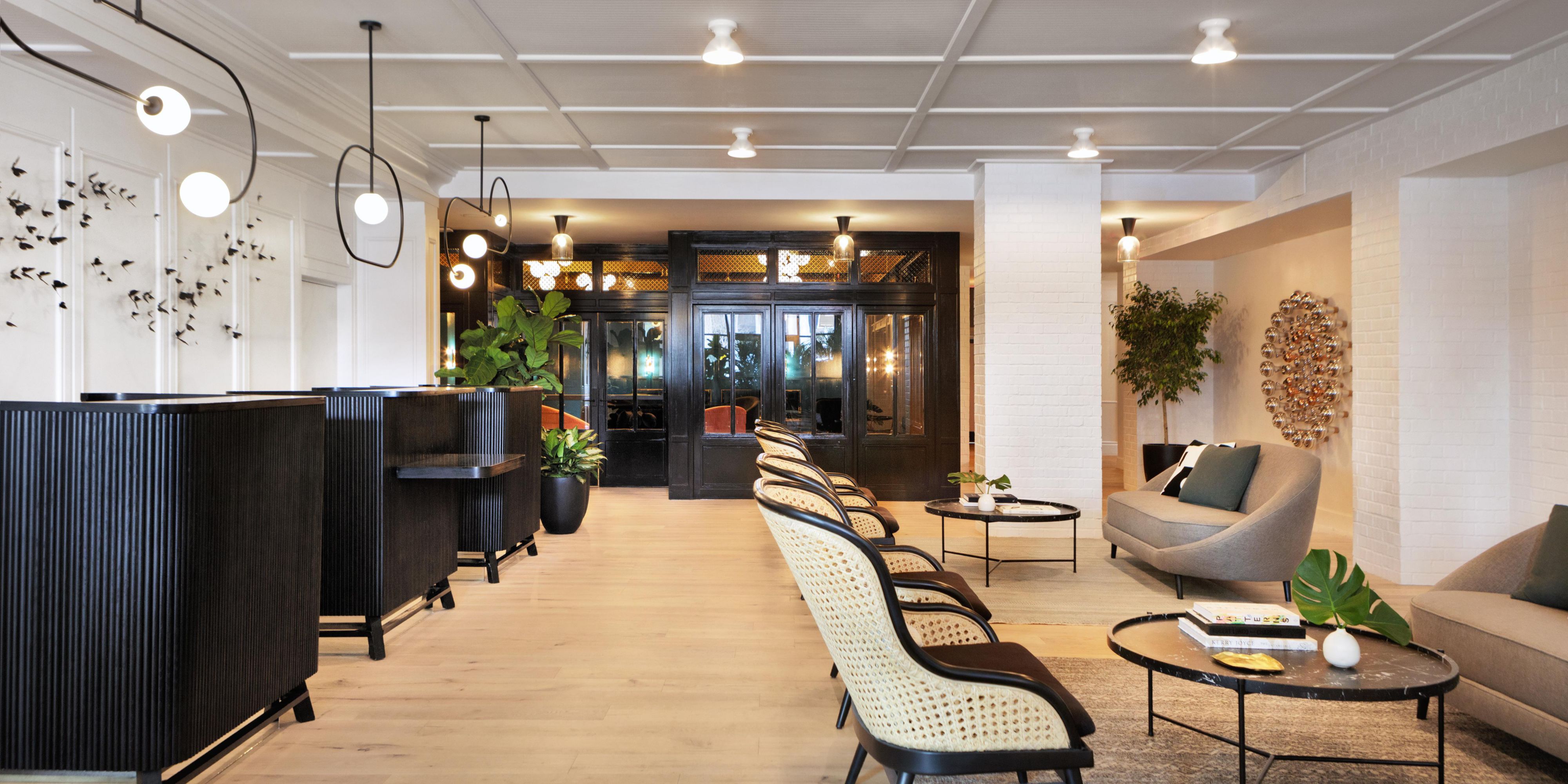 $hotelInfo.mediaDetails.welcomePhotos.primaryPhoto.caption}