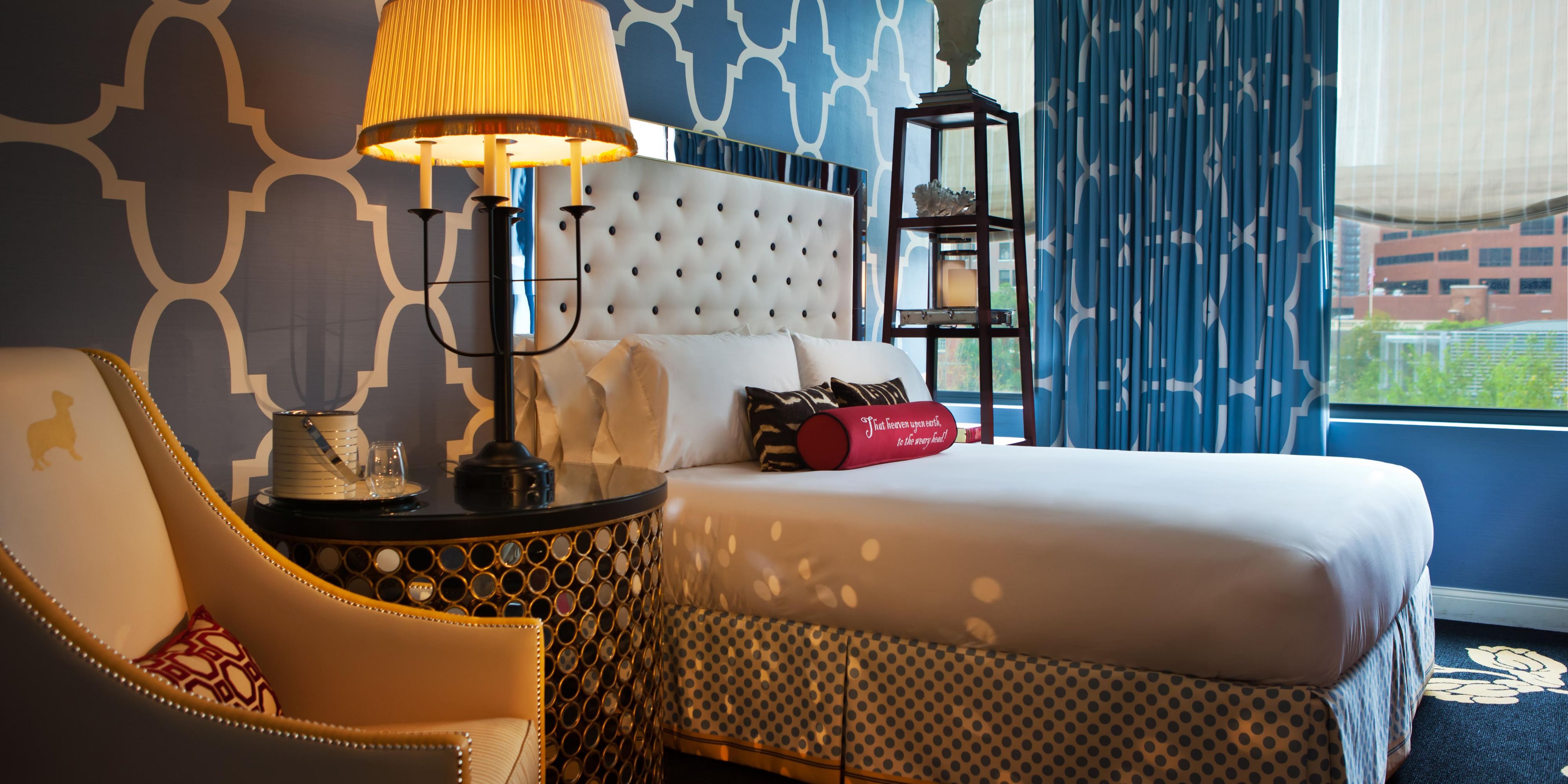 $hotelInfo.mediaDetails.welcomePhotos.primaryPhoto.caption}