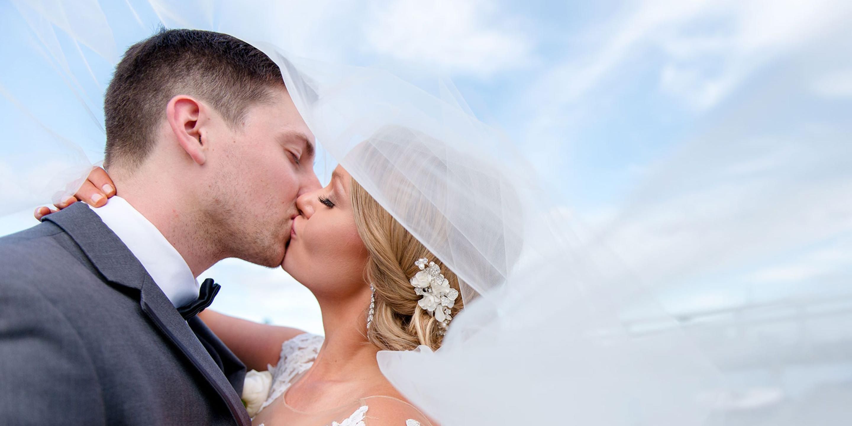 At Kimpton Hotel Palomar Phoenix, we love a good love story. So in addition to hosting gorgeous wedding ceremonies, our picturesque setting, variety of both indoor & outdoor spaces, & talented team dedicated to bringing your vision to life, our hotel provides the ideal atmosphere to keep your wedding celebration going – all weekend long.