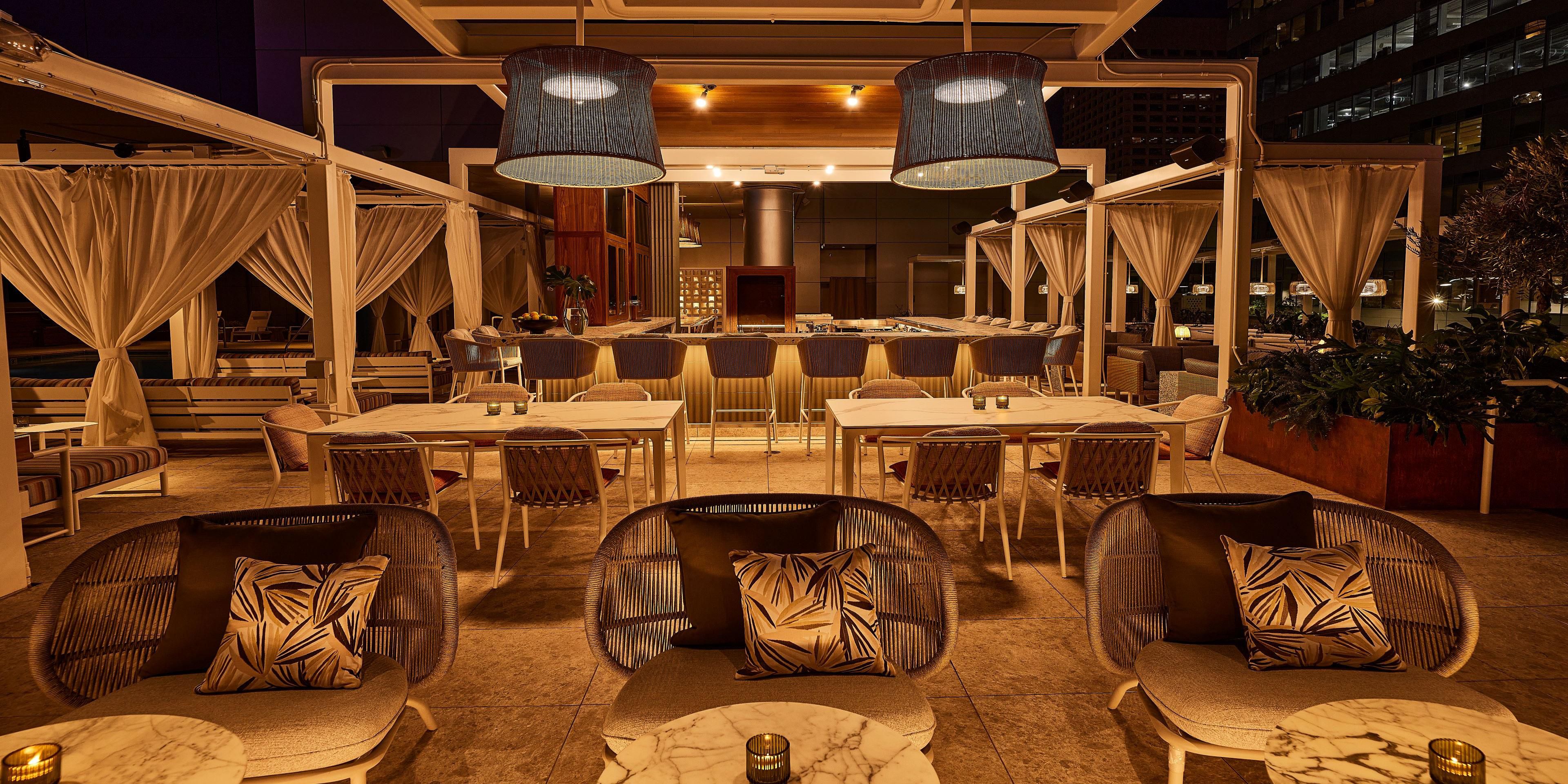 Located on Kimpton Hotel Palomar’s third floor, the rooftop invites with a pool, cabanas (all with views of downtown Phoenix), and drinks at Eden Rooftop Bar, an open-air bar with local and seasonal specialties. Lounge poolside and feast on fresh juice by day, sip a cocktail by night.