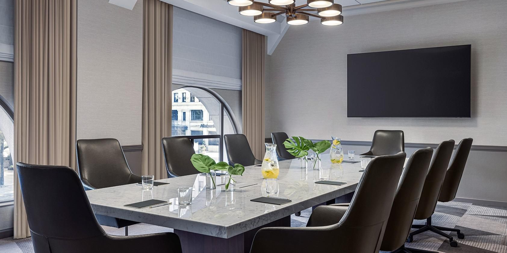 With more than 3,100 sq. ft. of flexible meeting space, breathtaking scenery, custom catering options, and our ideal location, one block from the Salt Palace Convention Center, this is your place to put plans and dreams in motion.