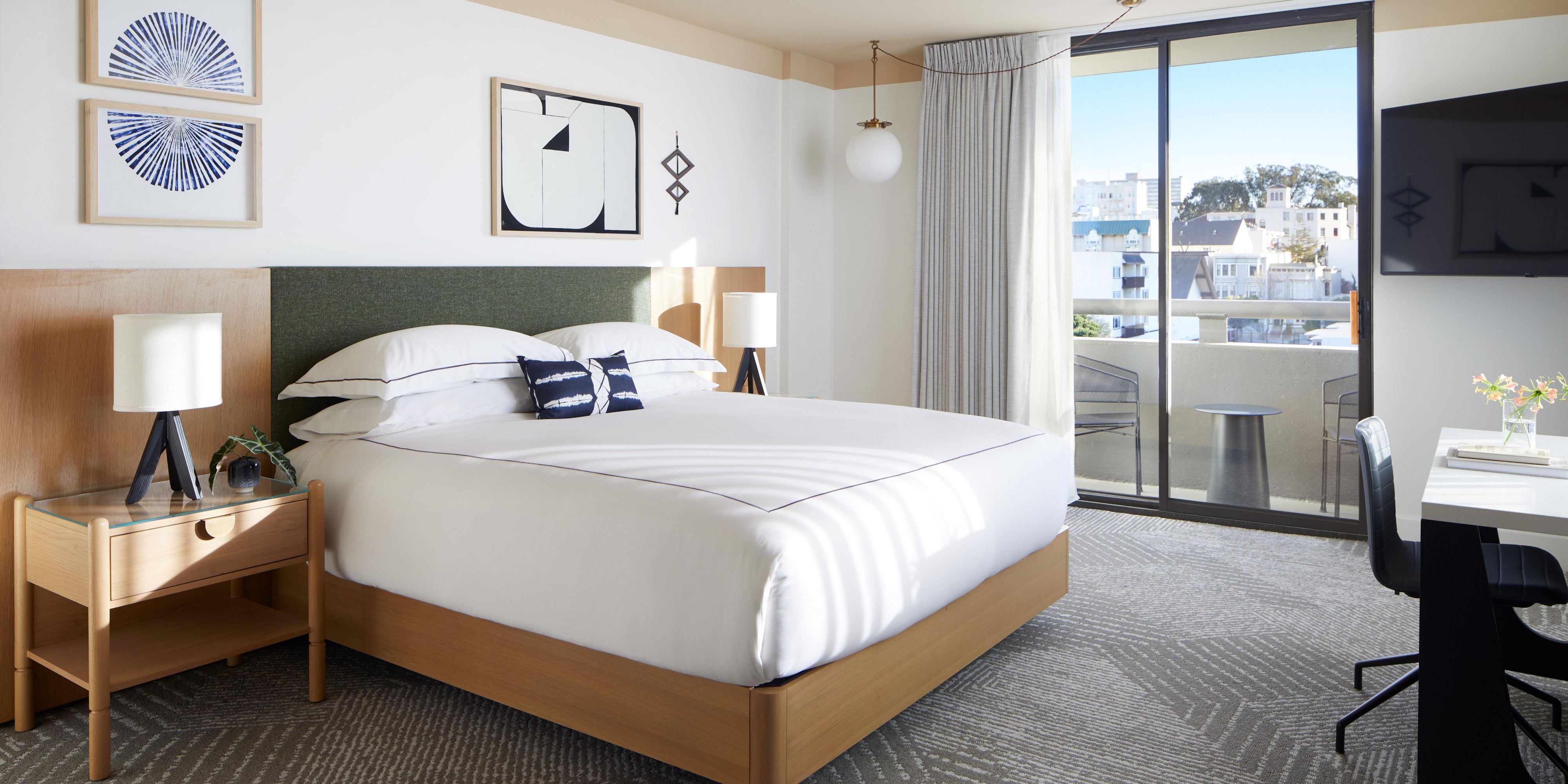 $hotelInfo.mediaDetails.welcomePhotos.primaryPhoto.caption}