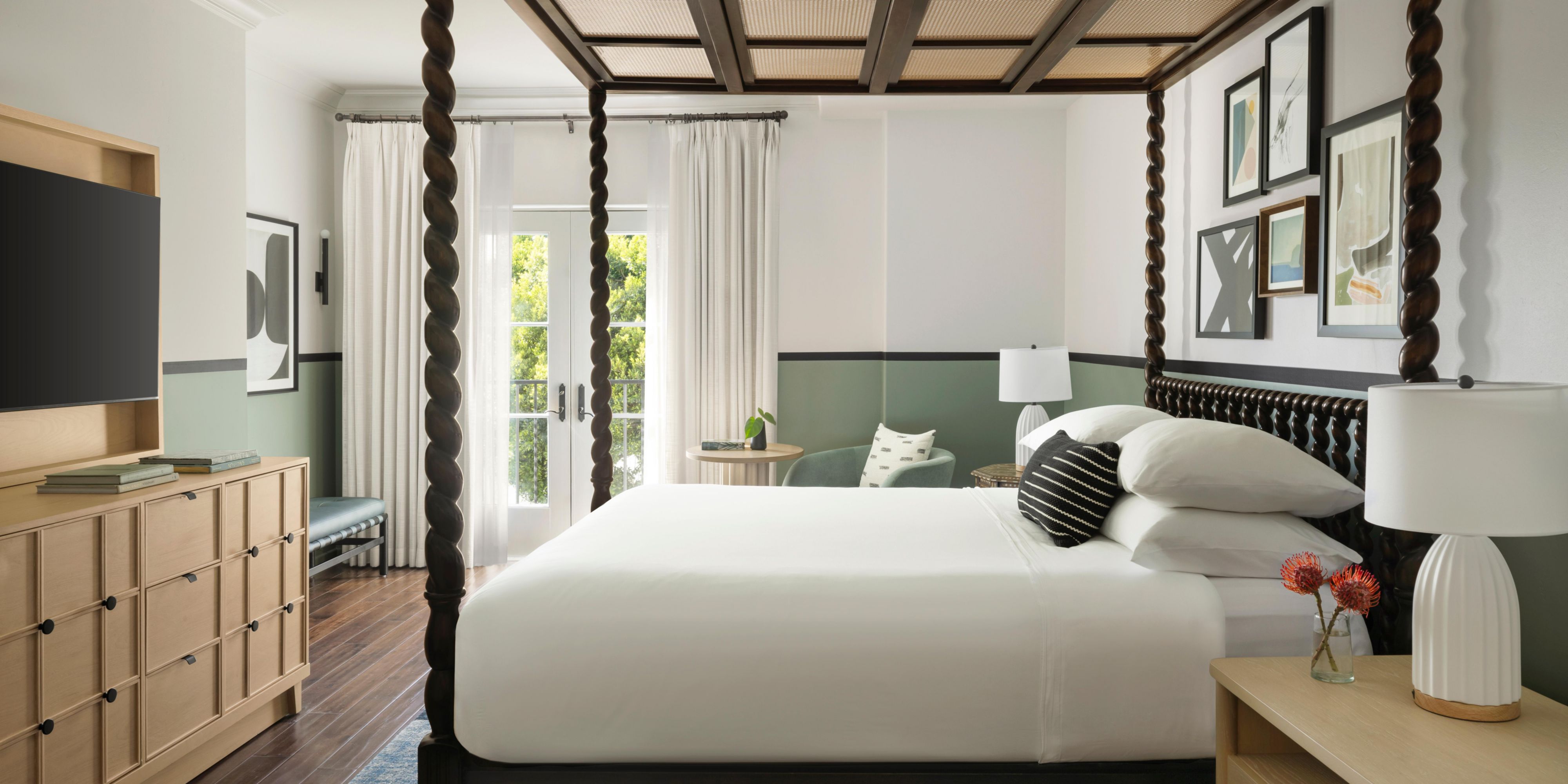 1 King Premium Juliet Balcony