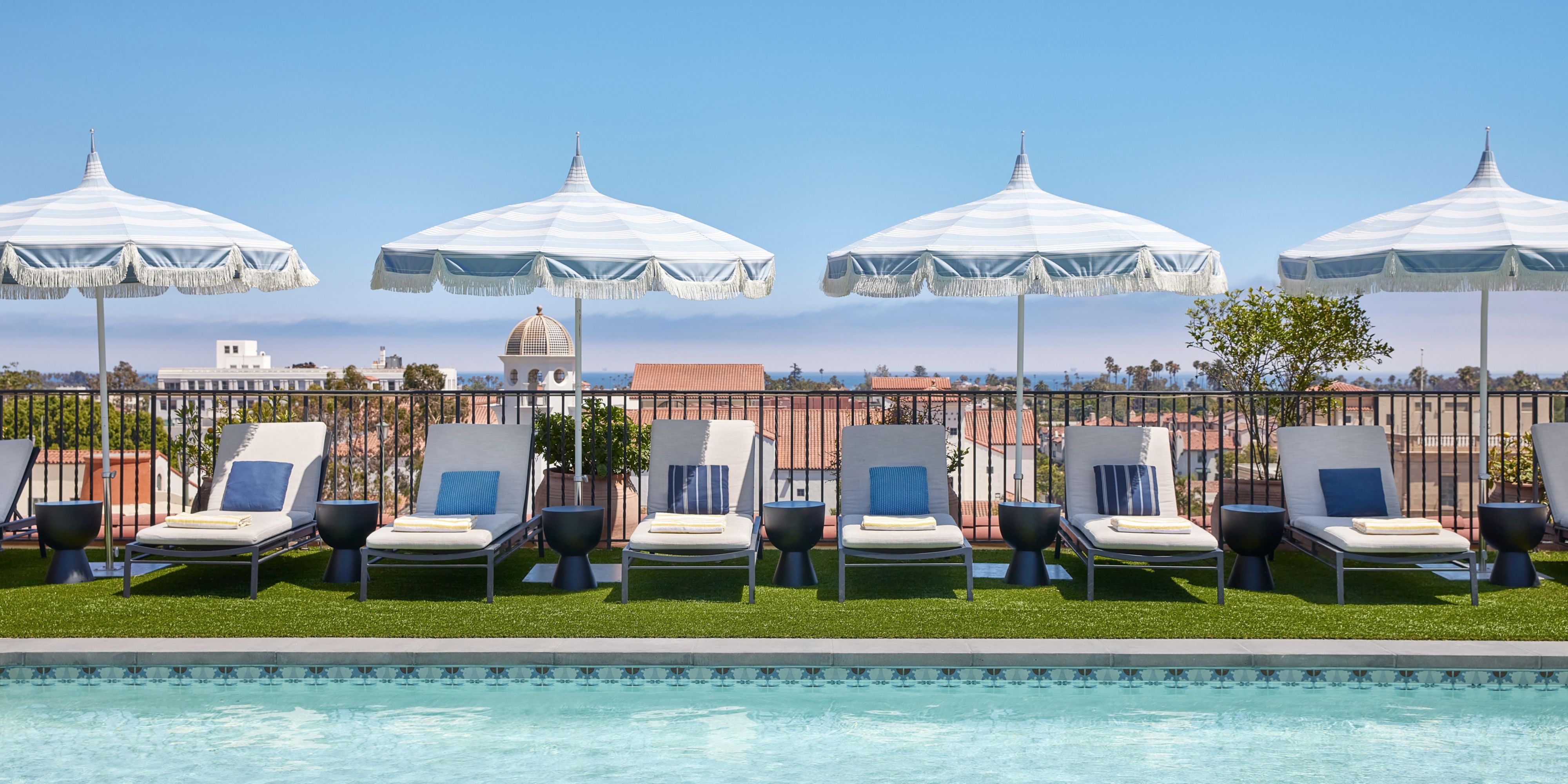 $hotelInfo.mediaDetails.welcomePhotos.primaryPhoto.caption}