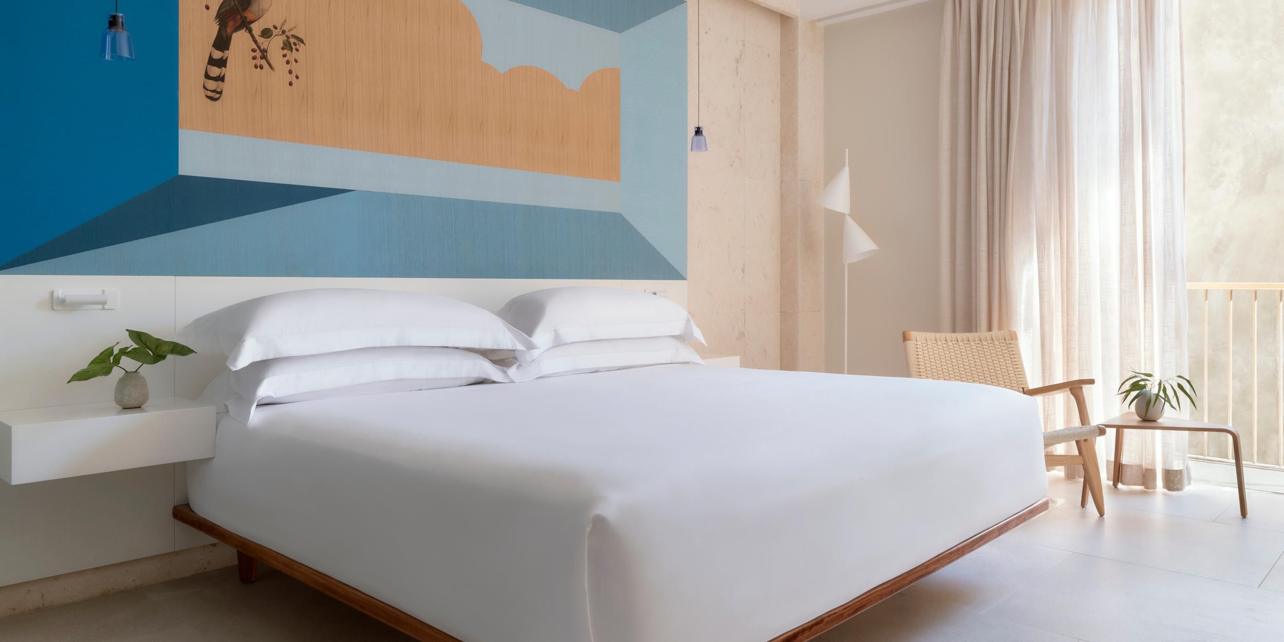 Our essential king has everything you need for a great night.