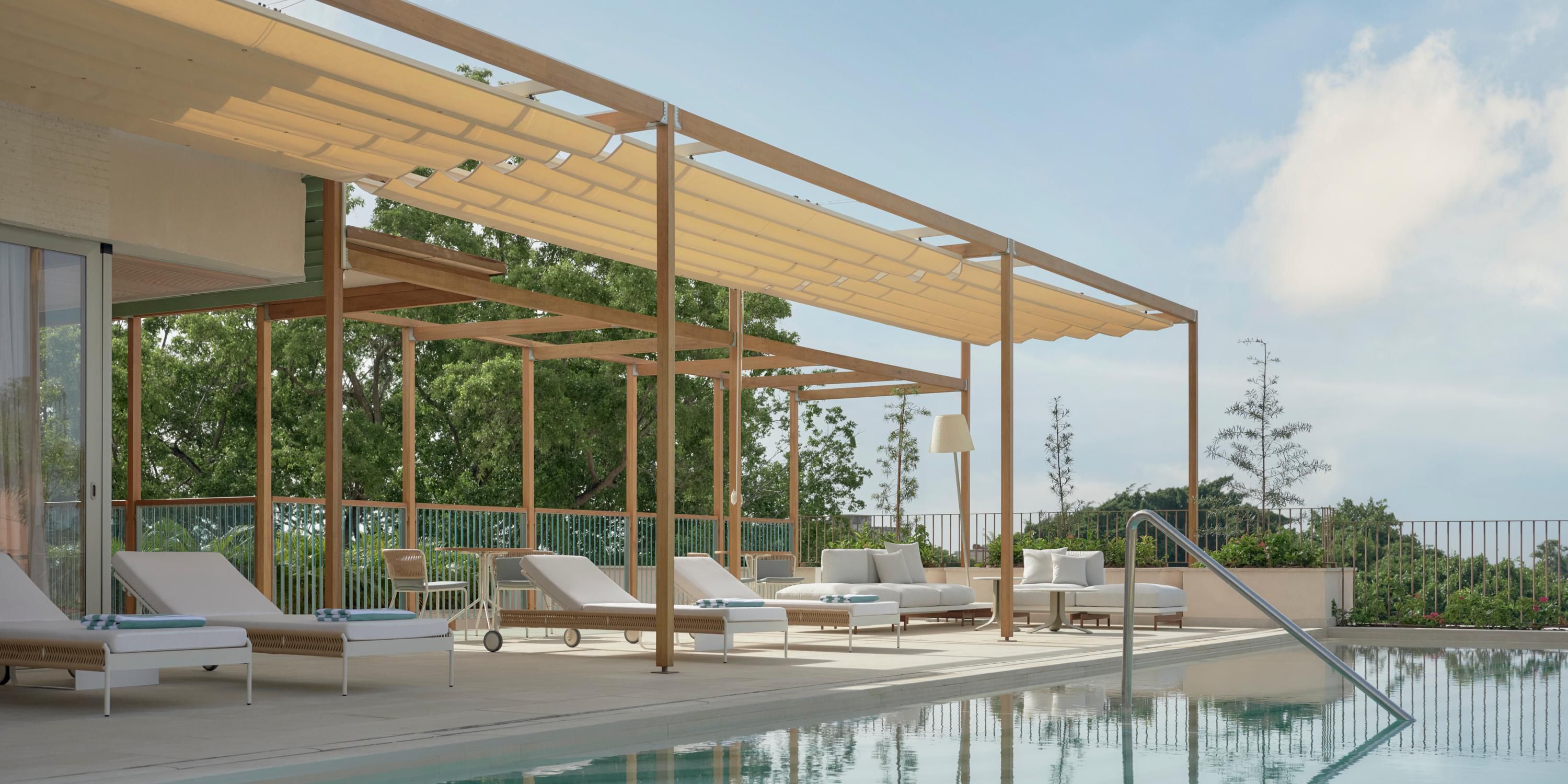 Here, the details make the difference, and the everyday feels rare. Maybe it’s the hush of palms in the courtyard, a cigar shared in good company, or the hum of conversation over wine at dusk. With skyline-view jacuzzis, pet-friendly energy, and wellness on your schedule, these aren’t just amenities. They’re rituals of escape.