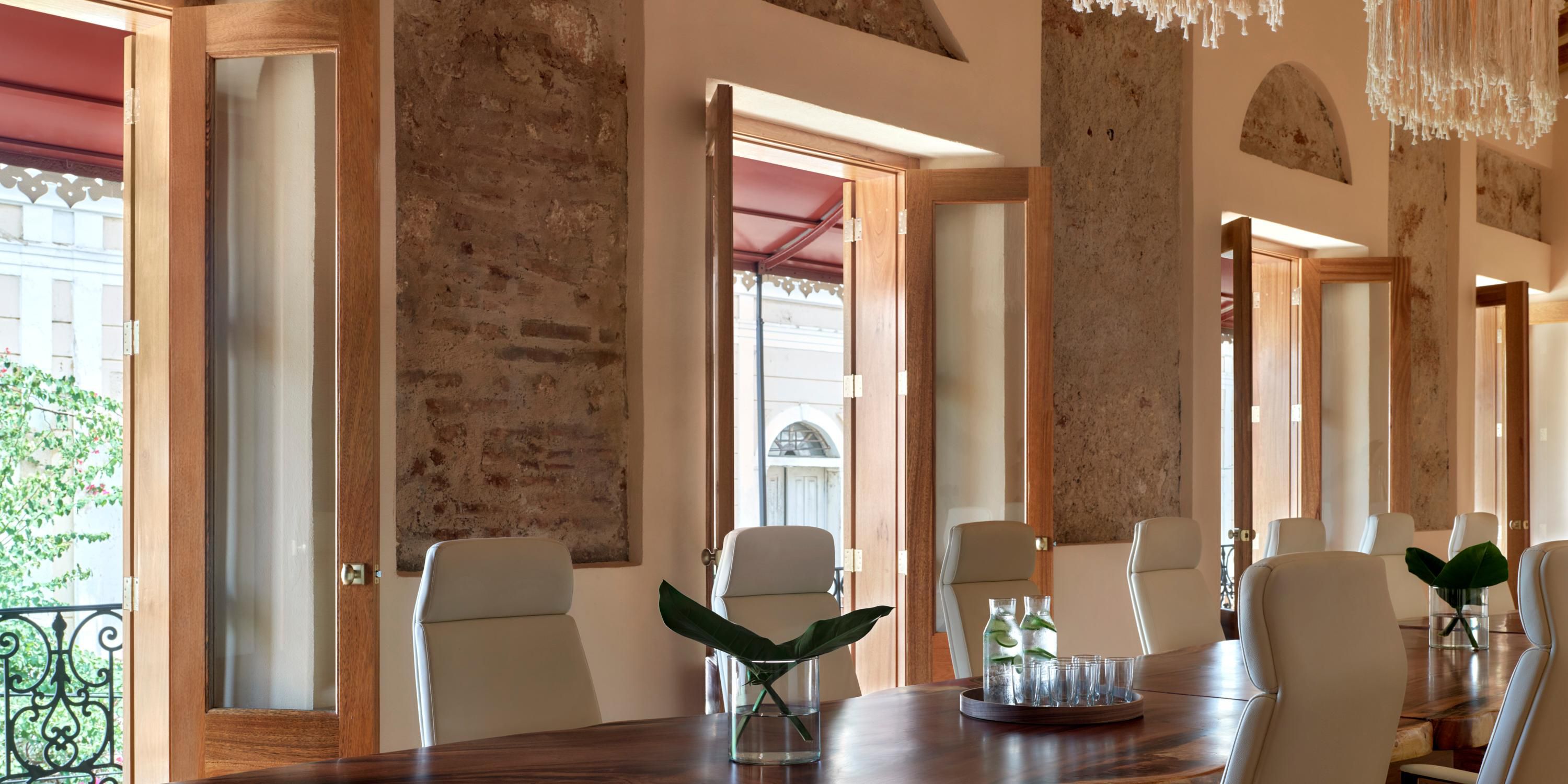 Host events in our versatile venues, elegantly designed for meetings and gatherings of all sizes. With three state-of-the-art facilities, we are the only hotel in the area that can accommodate up to 400 guests. Whether hosting corporate meetings, conferences, weddings, or social gatherings, we ensure a seamless and memorable experience.