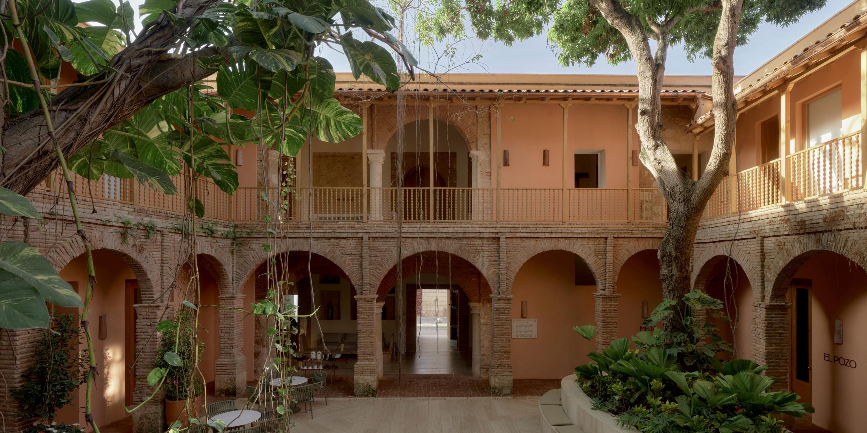 Lush gardens and peaceful patios create a relaxing escape at our Colonial City hotel. Surrounded by verdant palm trees and serene paintings of birds in every room, our hotel offers a sanctuary of natural beauty.   Whether strolling in our outdoor spaces or unwinding in your room, find rejuvenation at every turn.