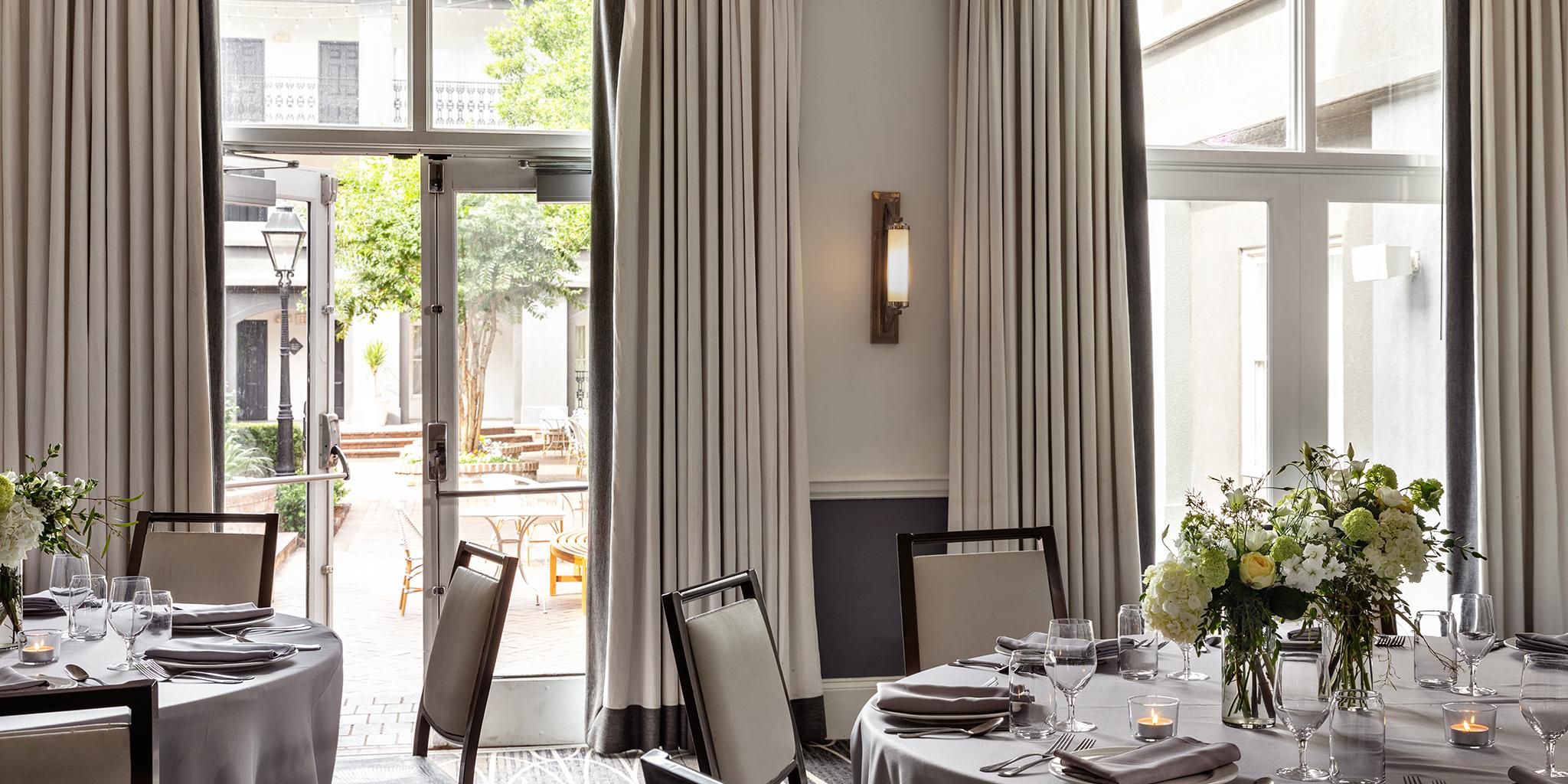 In the Hostess City, be the wedding hostess with the mostest as you say “I do” in the Secret Garden under twinkling stars, in the romantic poolside garden, or in Greene, a solarium-styled event space with a serpentine glass wall. Wedding guests will feast on great food, enjoy spirits of choice, and revel in picture-perfect surroundings.