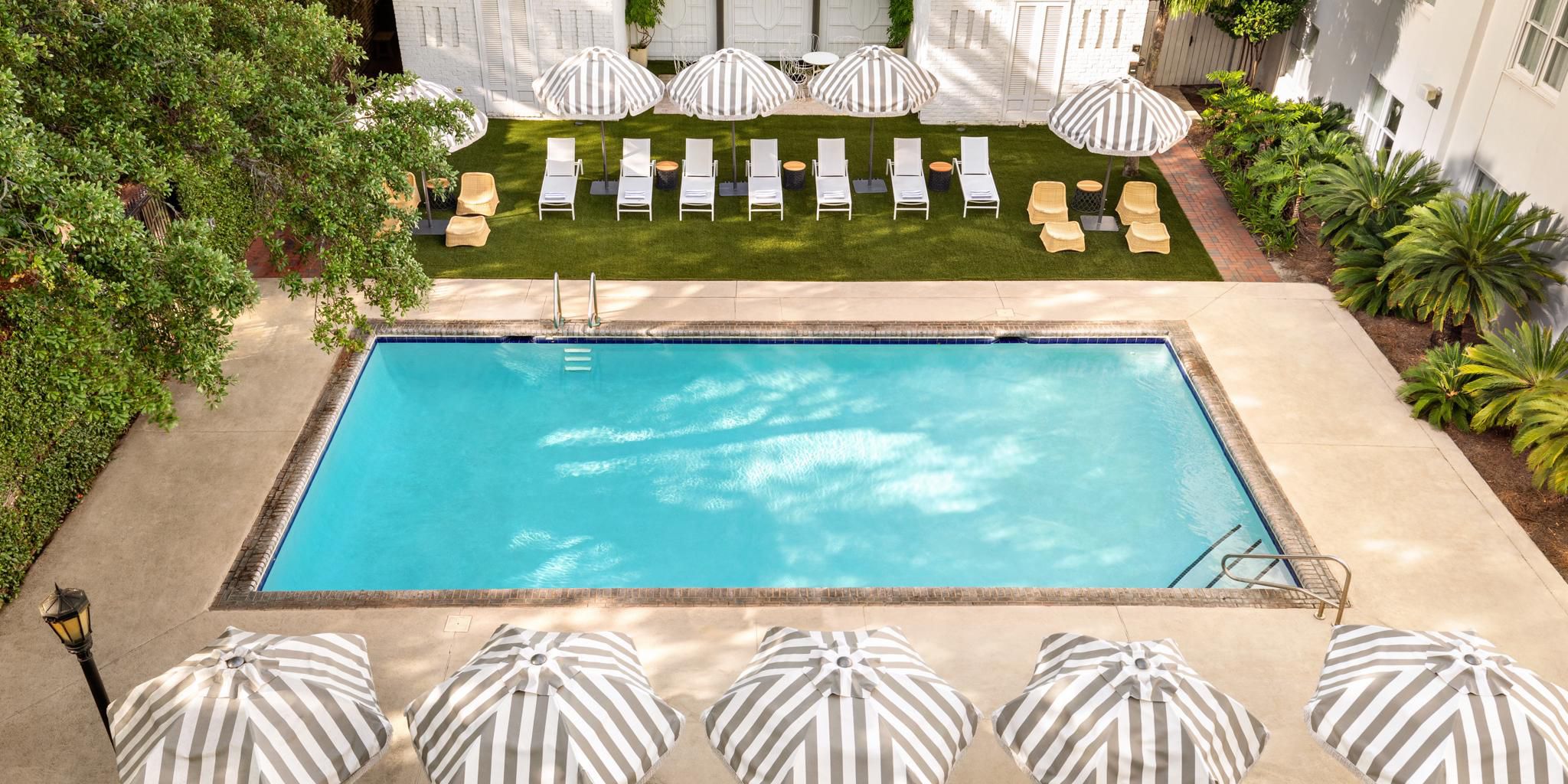 After a day of traipsing around downtown Savannah, we invite you to make a splash in our outdoor pool. Thanks to our subtropical latitude, you can take a dip all year long. Or simply lounge poolside enjoying your favorite cocktail and Italian fare served by our own Pacci Italian Kitchen + Bar.