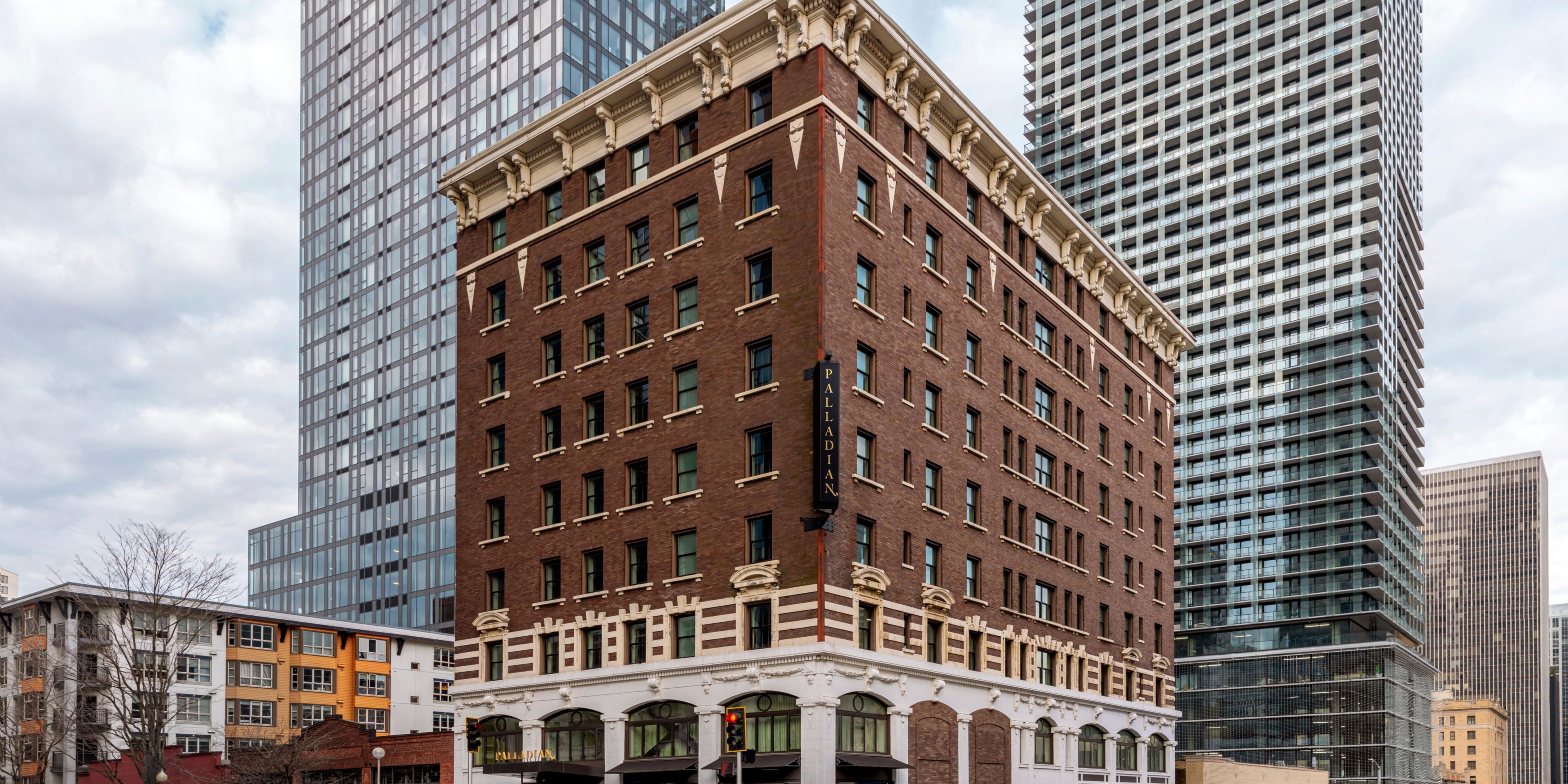 $hotelInfo.mediaDetails.welcomePhotos.primaryPhoto.caption}