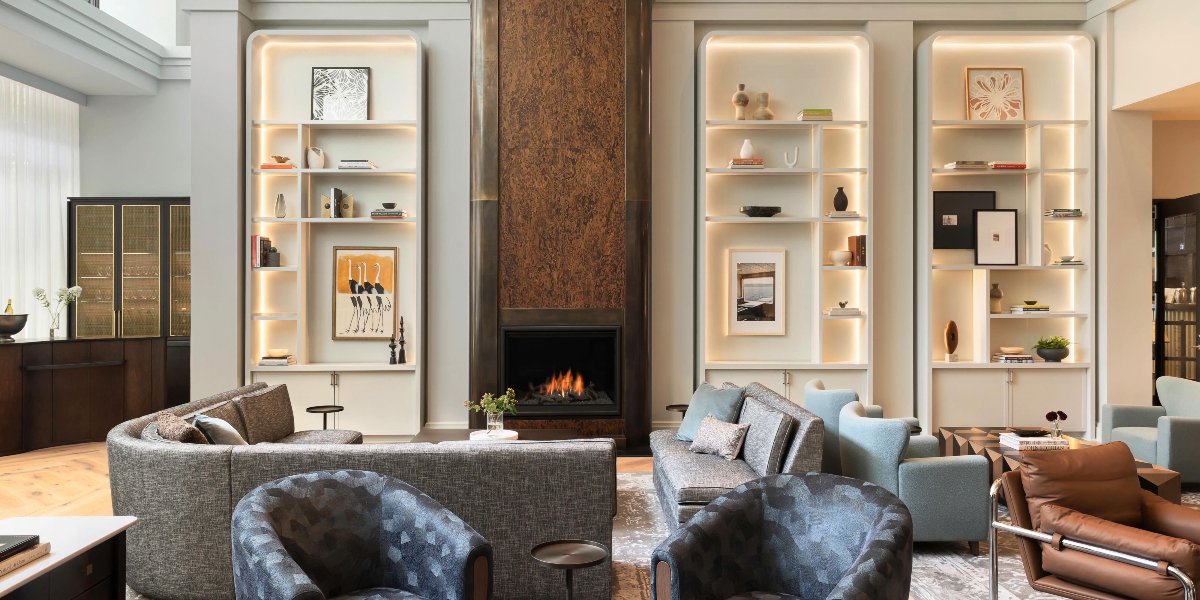 $hotelInfo.mediaDetails.welcomePhotos.primaryPhoto.caption}