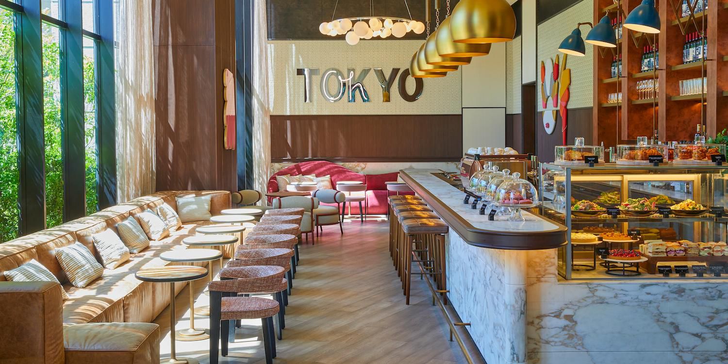 在酒店1/F的The Jones Café & Bar ，您可以在早上享用優質的咖啡，在下午享用帕尼尼和沙拉及品嚐雞尾酒。在這個受紐約市啟發的輕鬆环境下享受美食，欢乐地渡过一天。