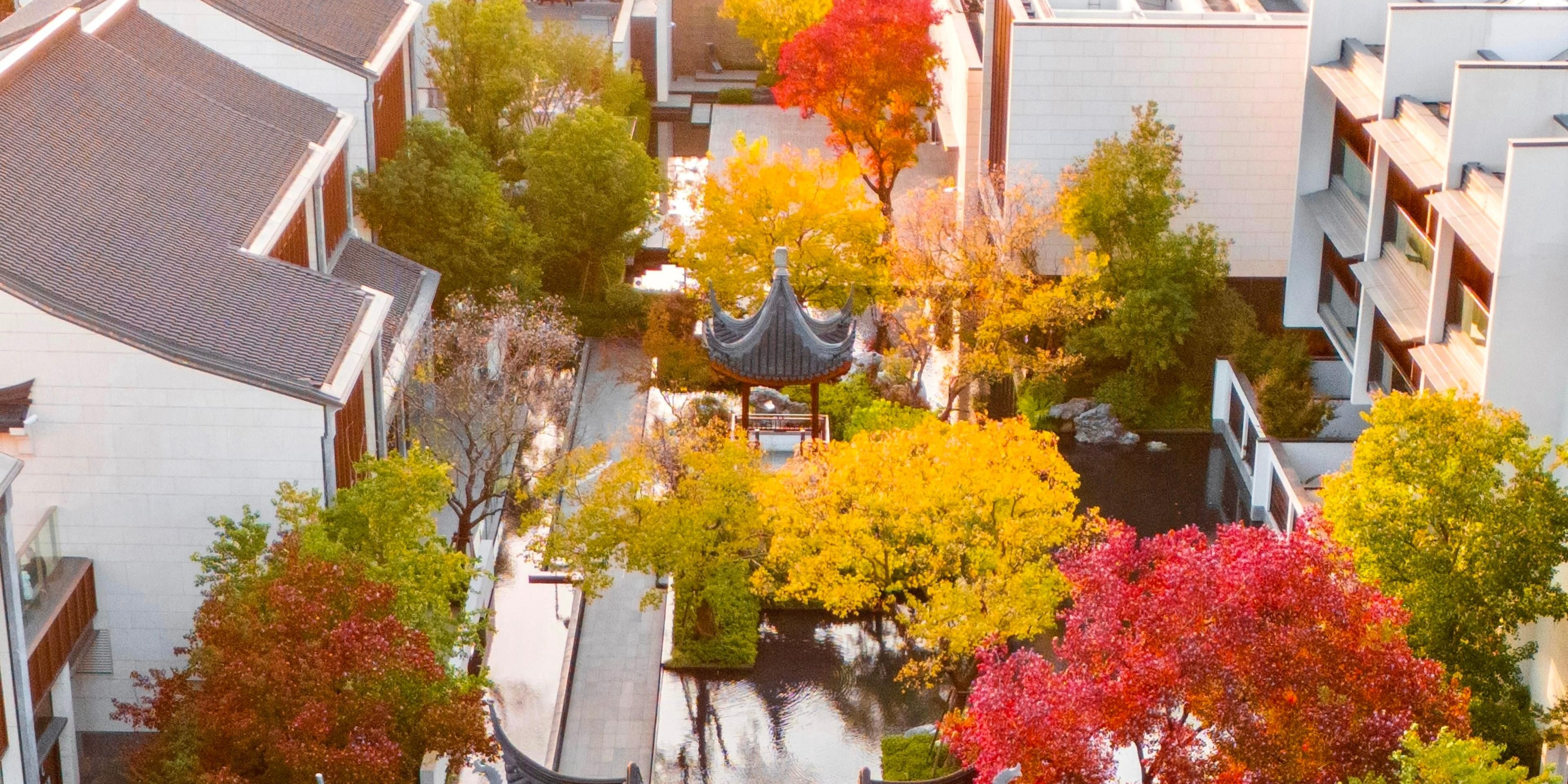 $hotelInfo.mediaDetails.welcomePhotos.primaryPhoto.caption}