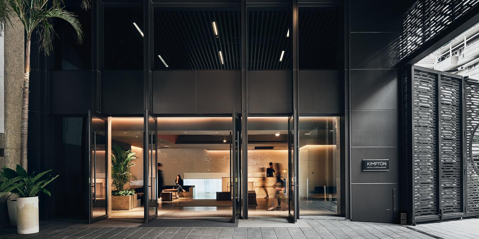 $hotelInfo.mediaDetails.welcomePhotos.primaryPhoto.caption}