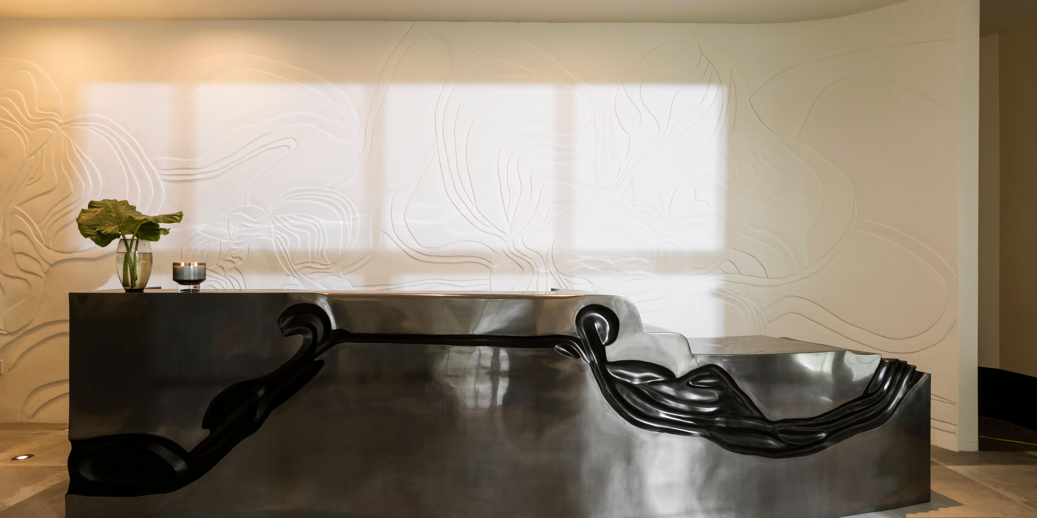 Upon your arrival in West Hollywood at the La Peer Hotel, we want you to know we have thought of everything. Explore the options and we can arrange everything prior to your arrival.
