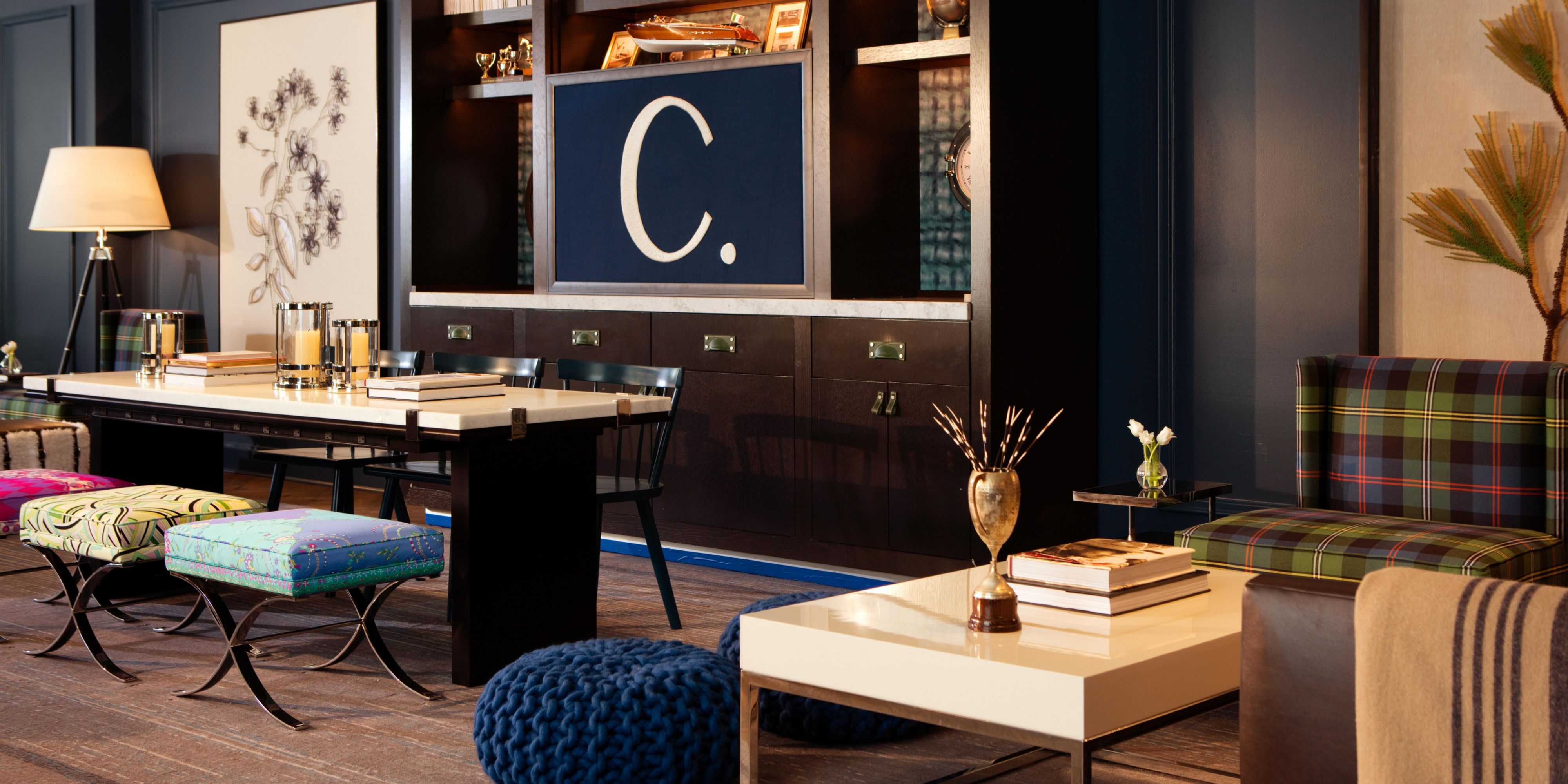 $hotelInfo.mediaDetails.welcomePhotos.primaryPhoto.caption}