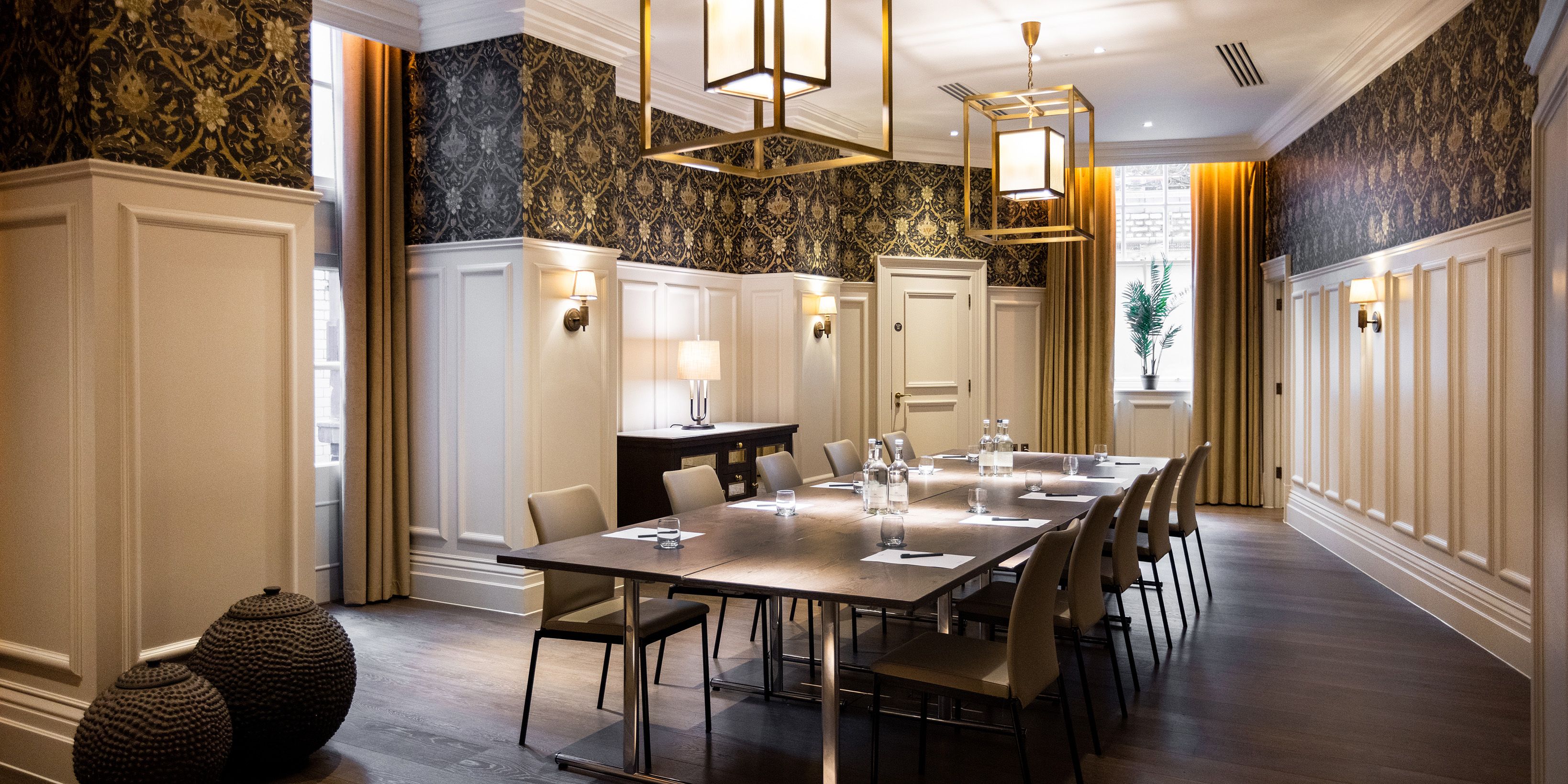 Woolf meeting room at Kimpton Fizroy London