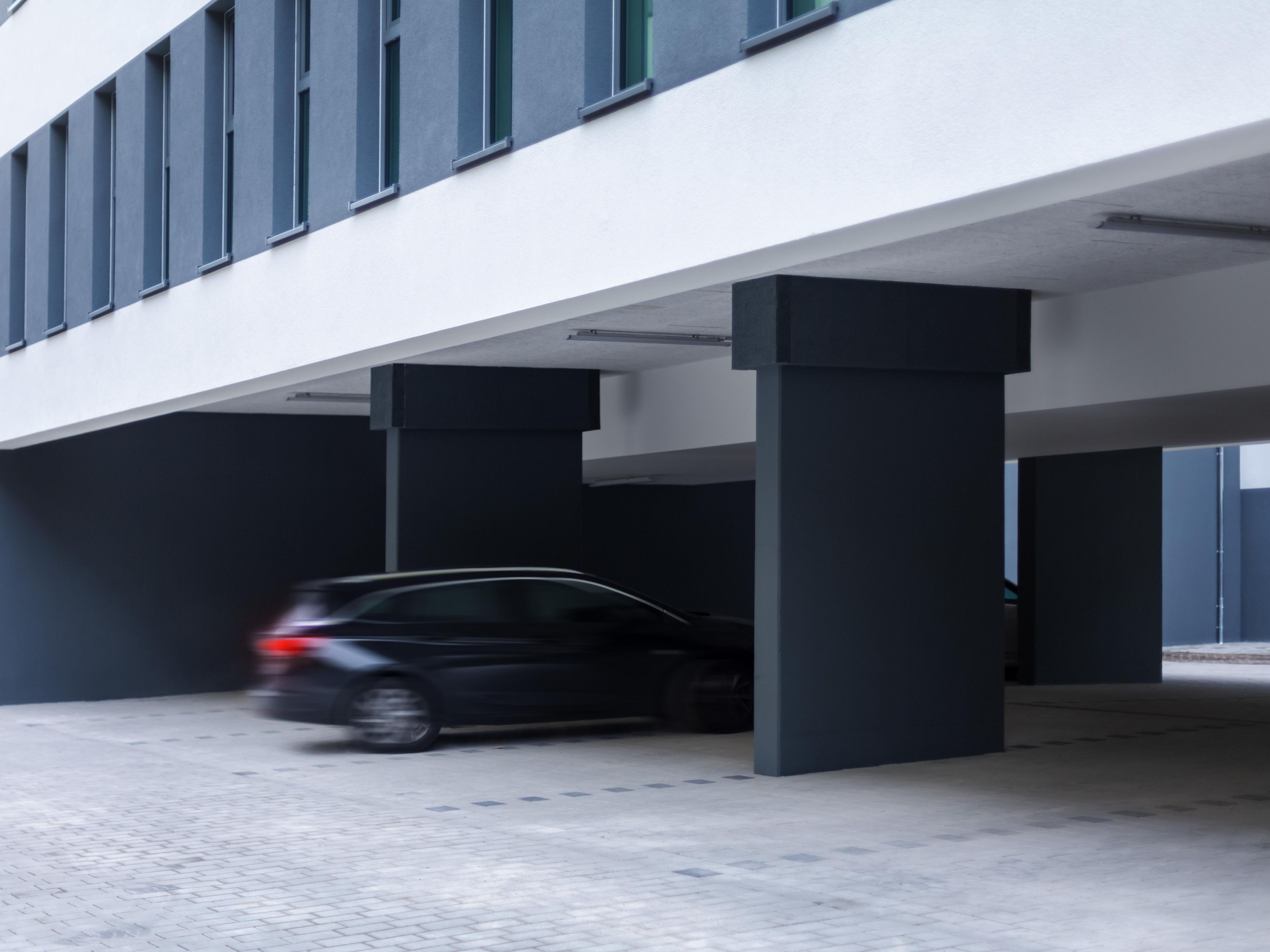 Stay in style at our Stuttgart hotel in Fasanenhof, where modern design meets comfort. Our rooms are equipped with everything you need for a relaxing stay, from fast Wi-Fi to comfortable beds. Enjoy the vibrant heart of Fasanenhof while staying just moments from the city’s main attractions.