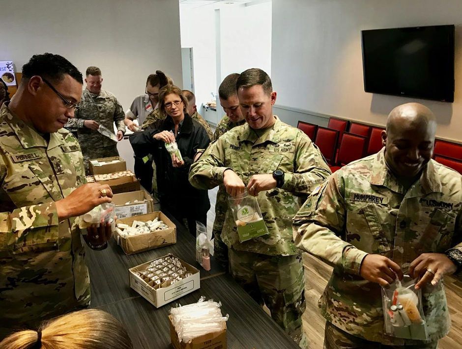 倾注营区，深耕社区