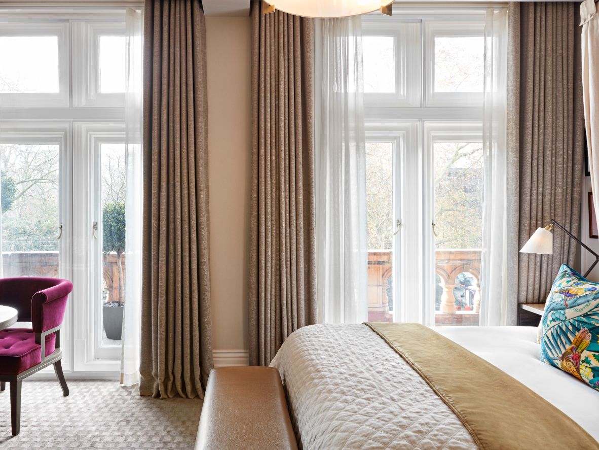 Queen Premium Room with Park View