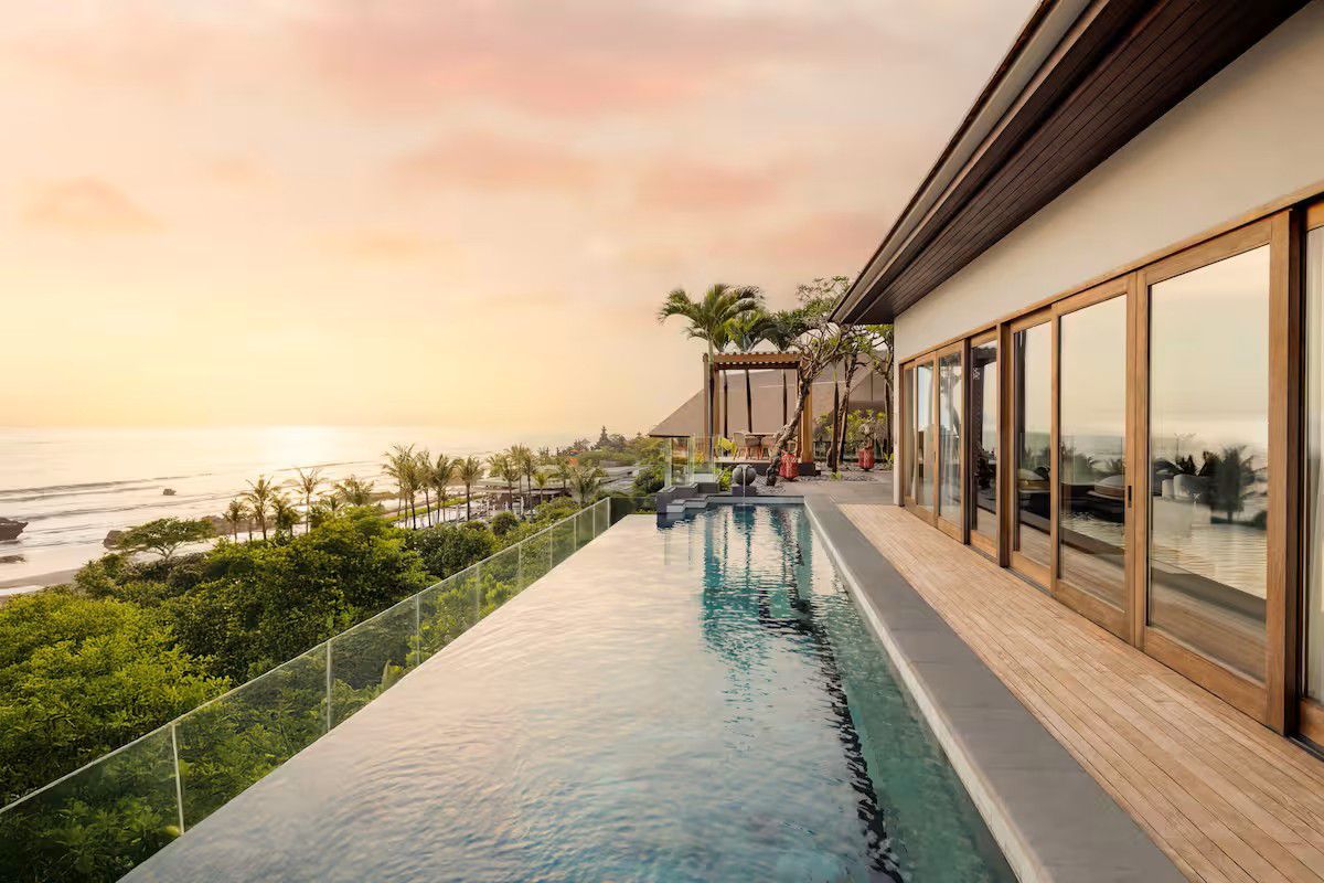 Regent Featured Room