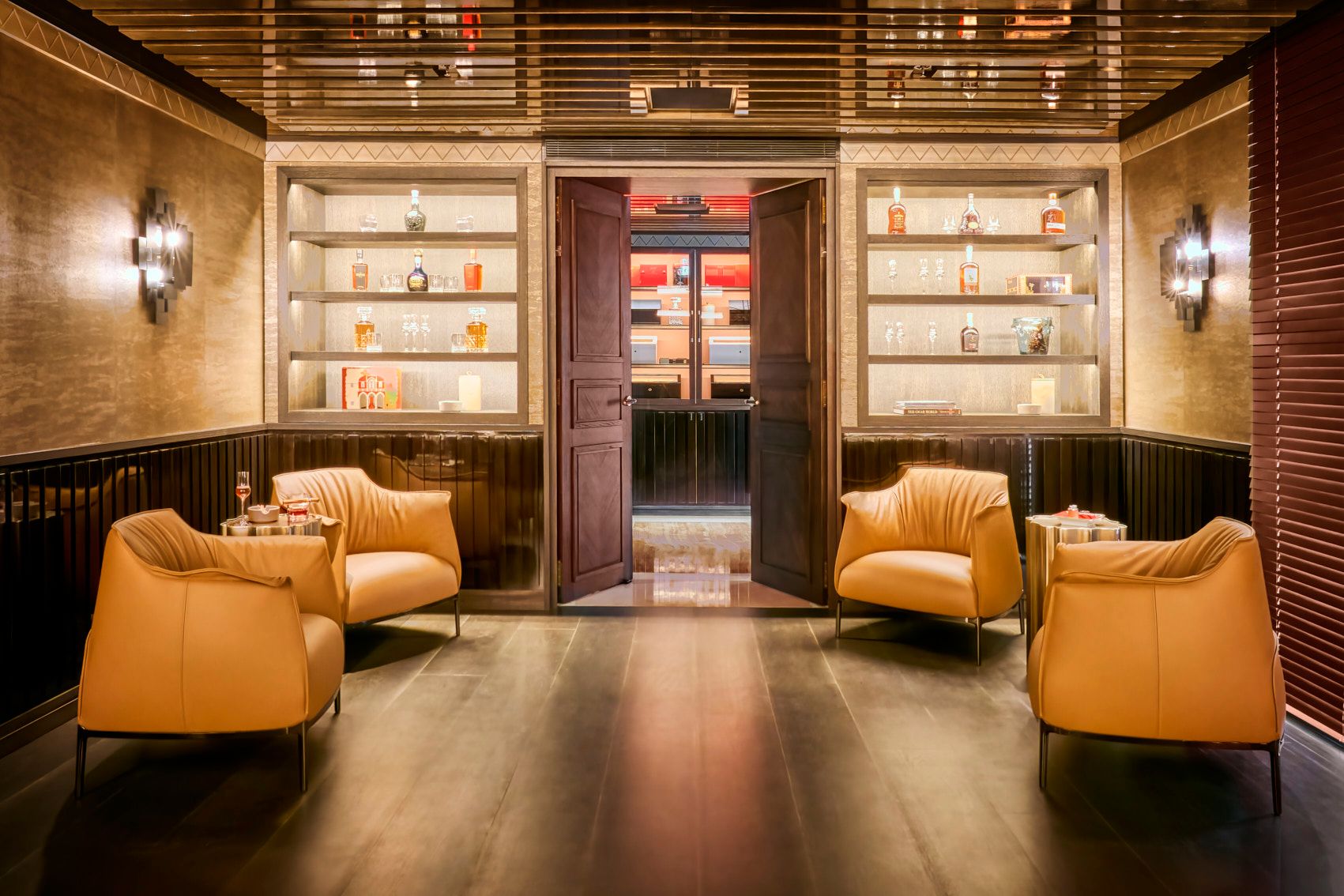   Viñales Cigar Lounge