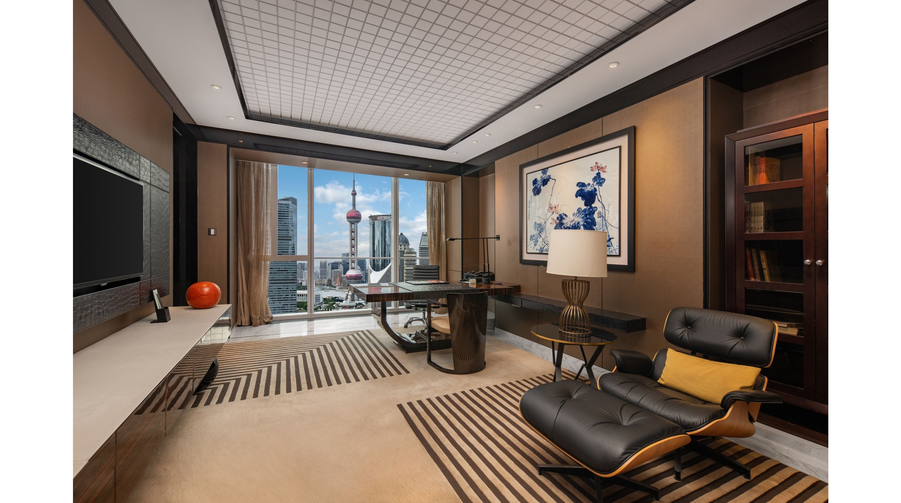 Shanghai Presidential suite sitting room